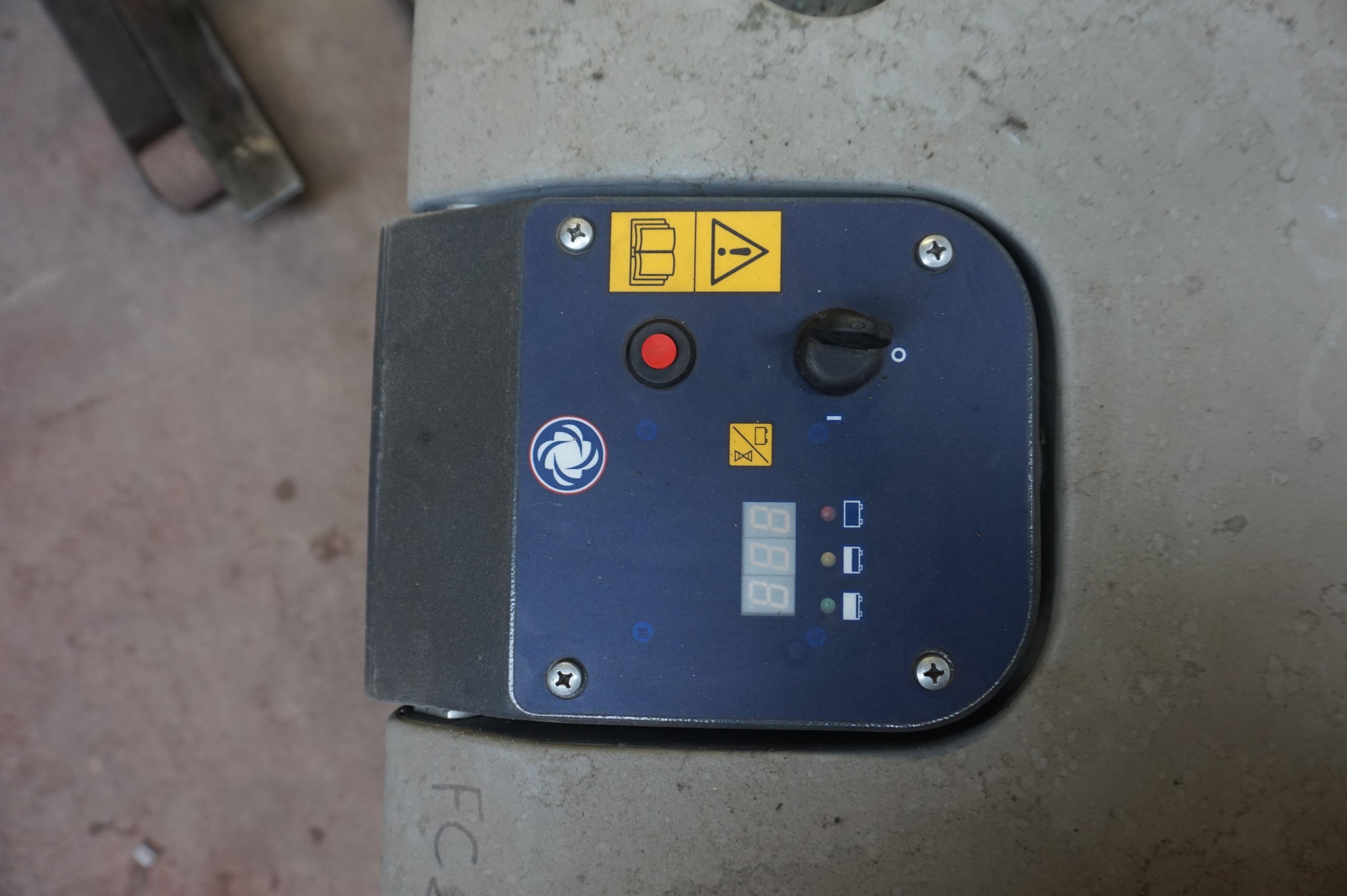 Nilfisk SW8505 Floor Sweeper