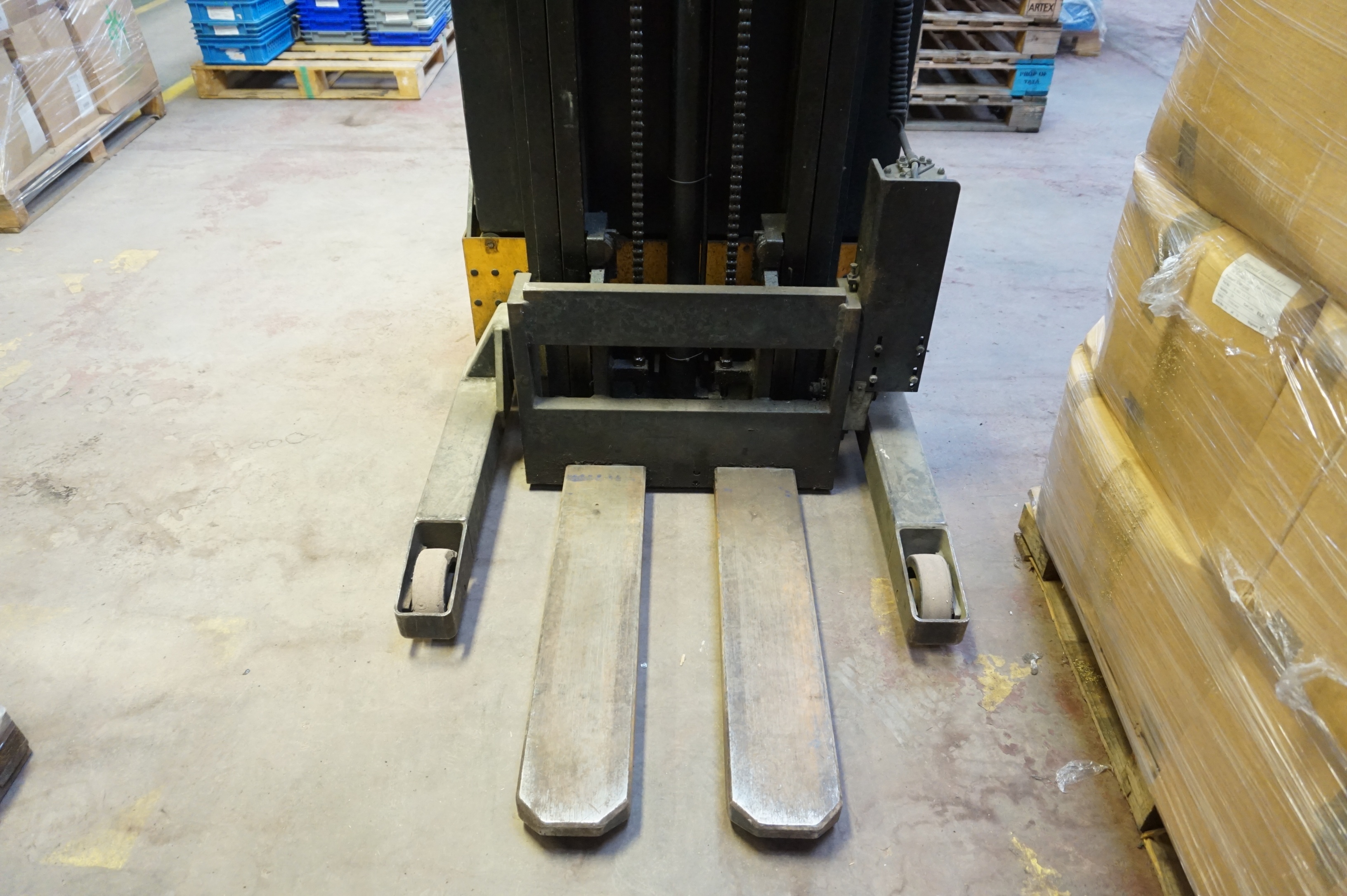 Atlet Reach Fork Truck Model 100T360/ATF/AJN