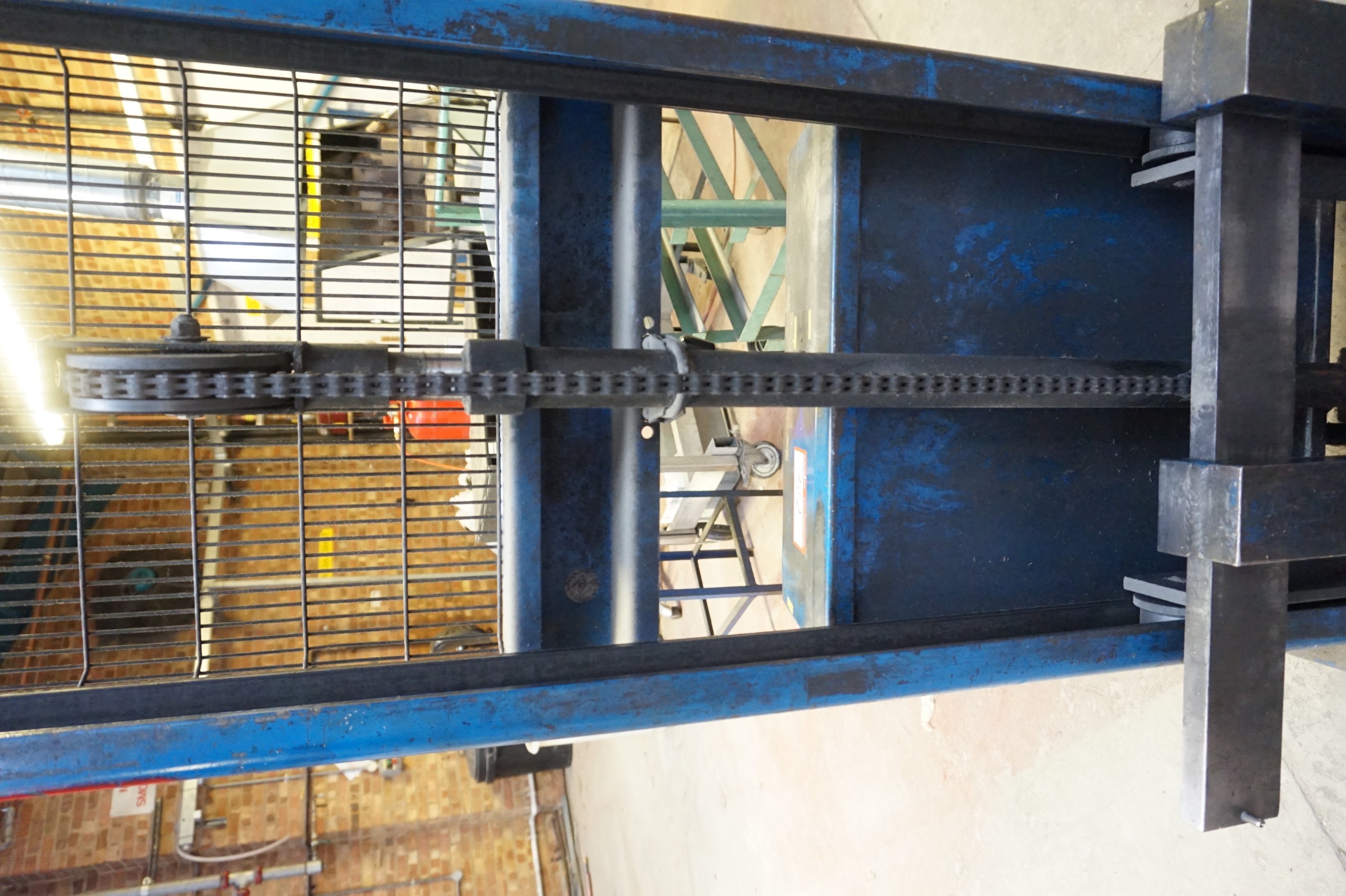 Mercian Pedestrian Tool Lift