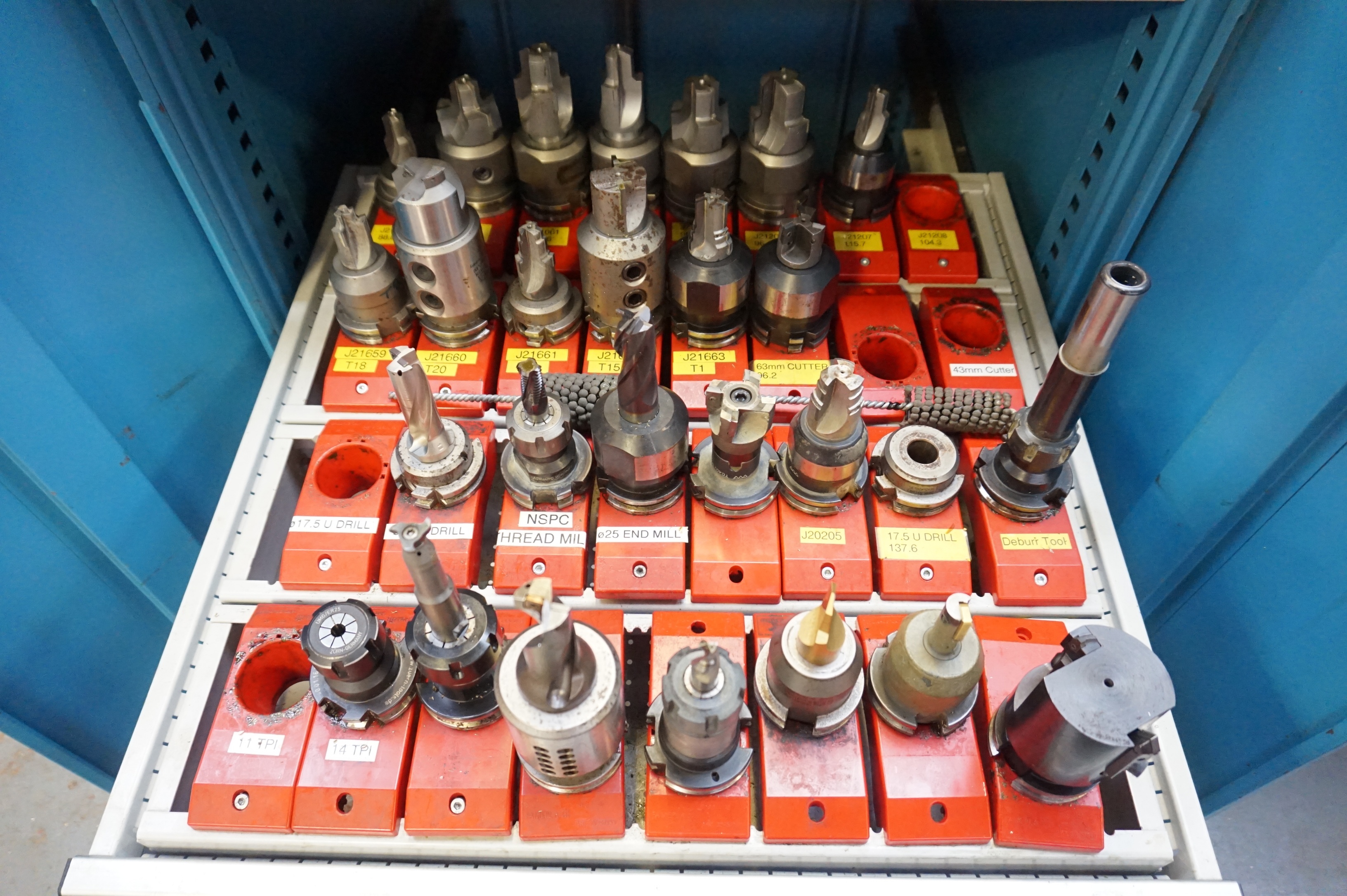 Polstore Cabinet with CAT40 Tooling