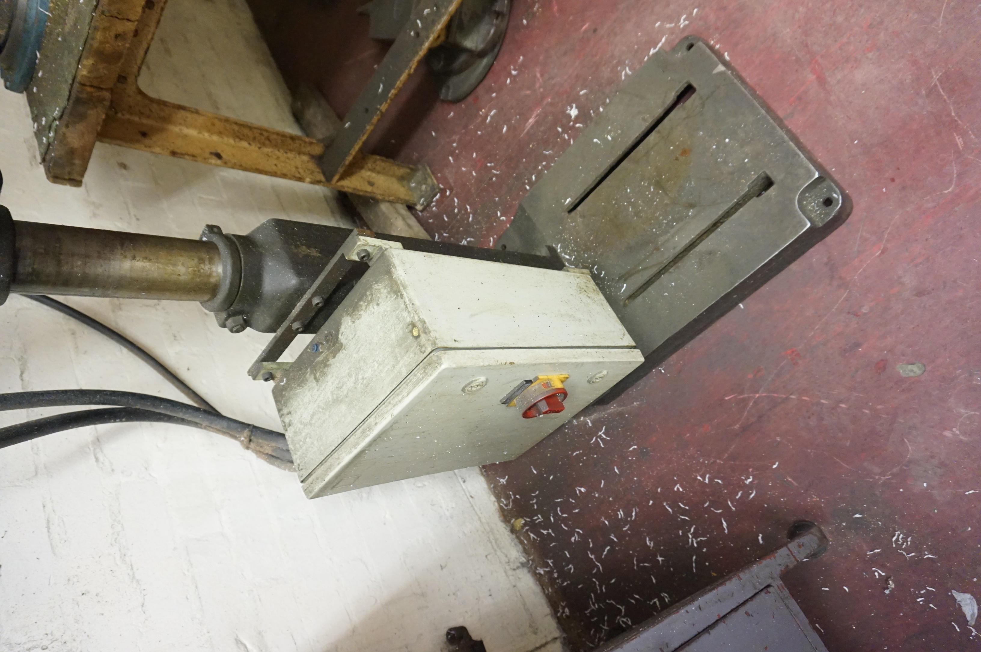 Q & S QDM 750 Pedestal Drill