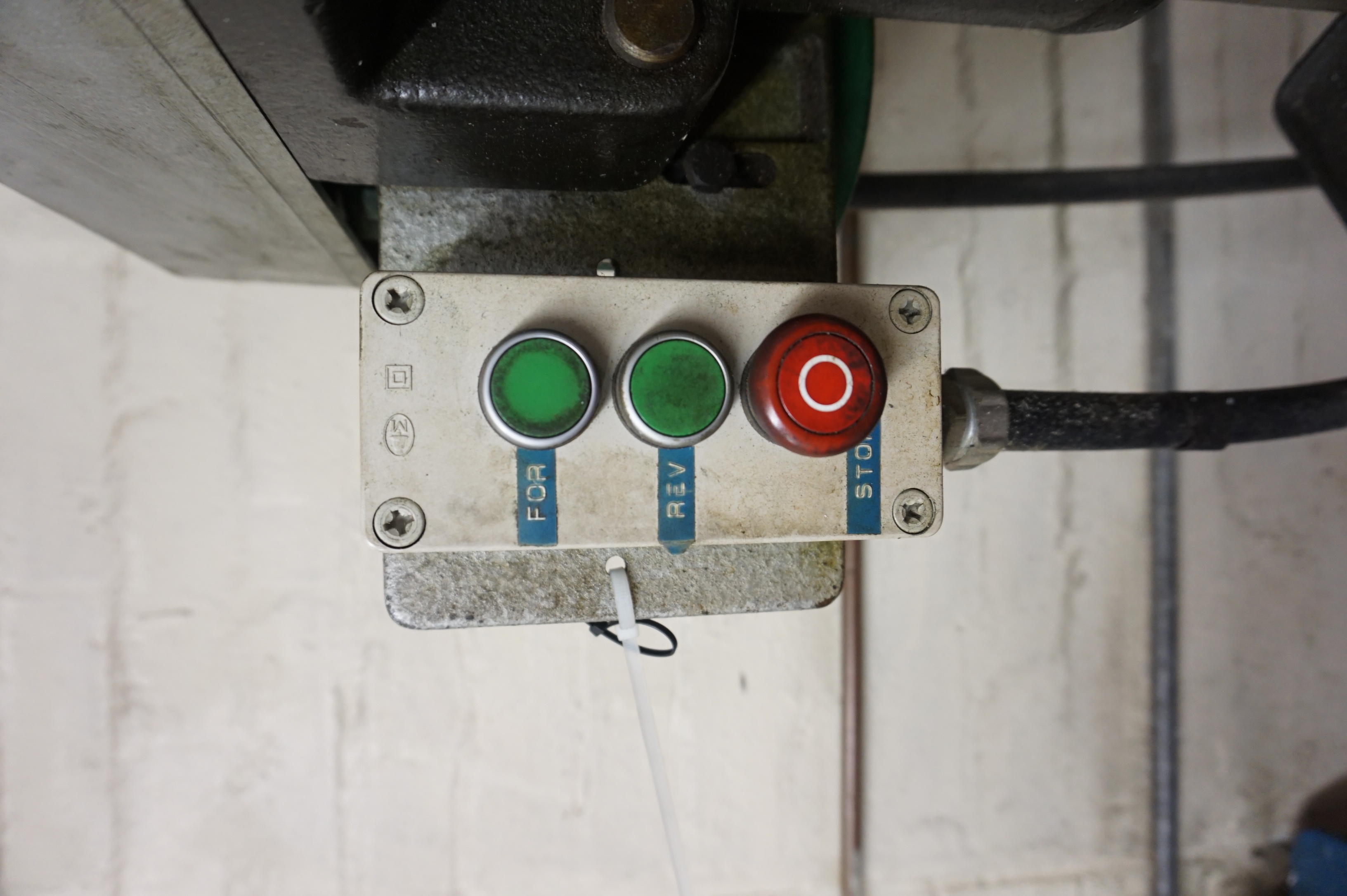 Q & S QDM 750 Pedestal Drill