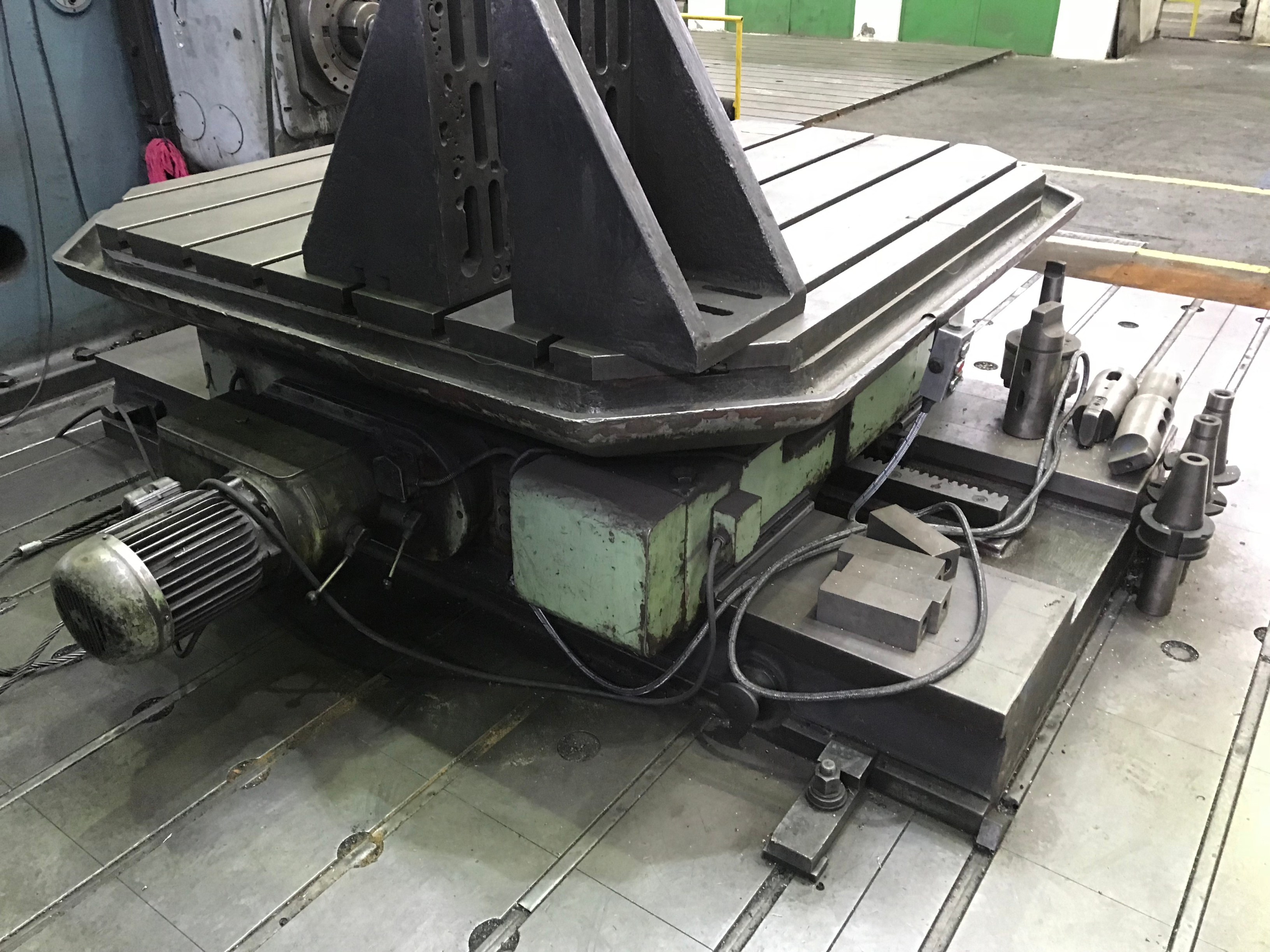 Skoda Type E20 2m x 2m Powered Rotary Table