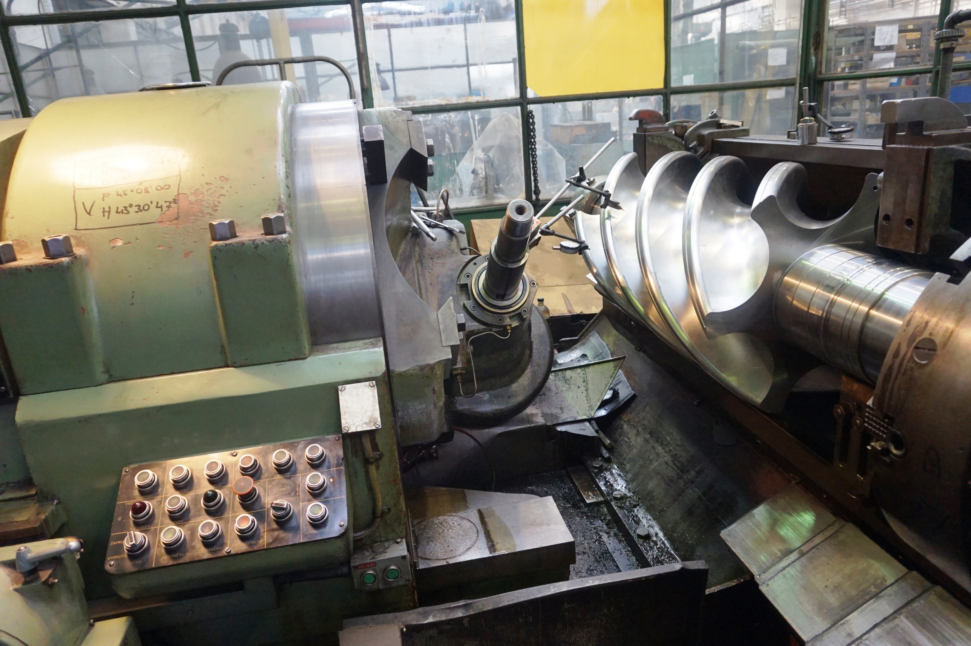 Holroyd Model 5AC Pump Rotor Milling Machine