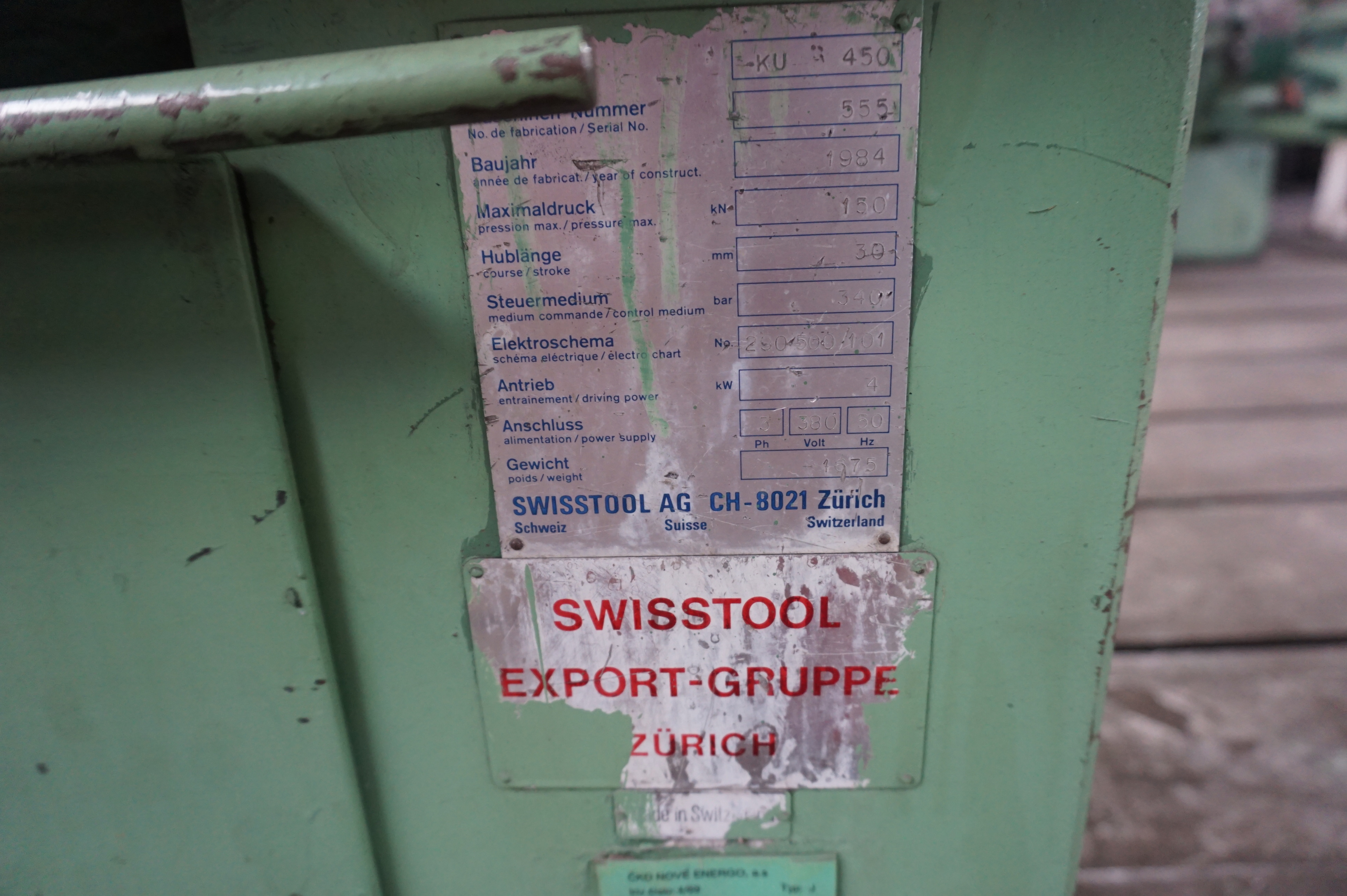Swisstool KU450 Corner Knotcher/Punch