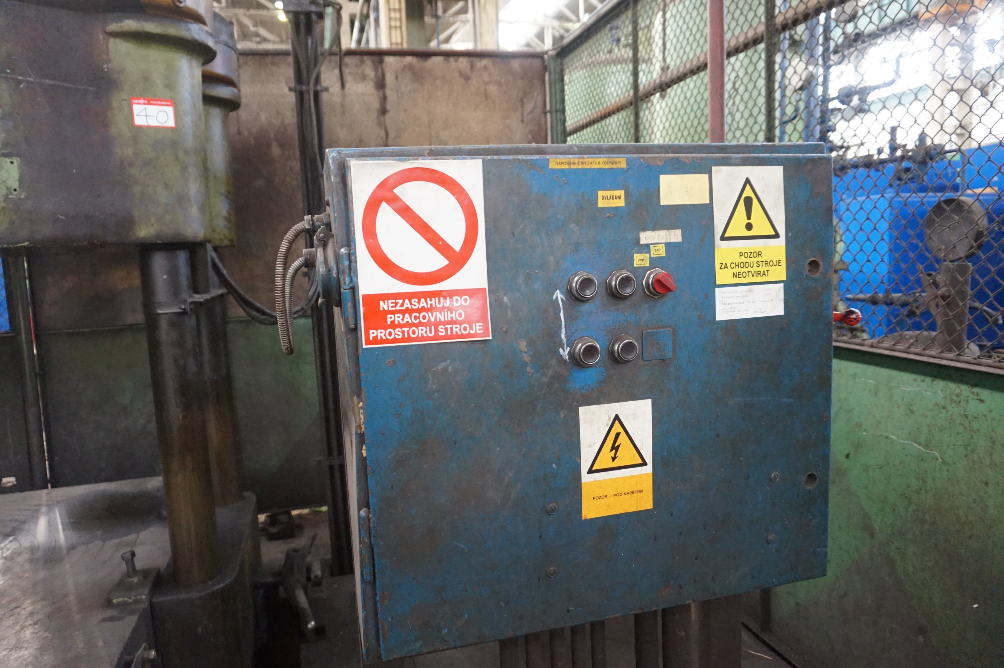 Hydraulic 4-Pillar Press