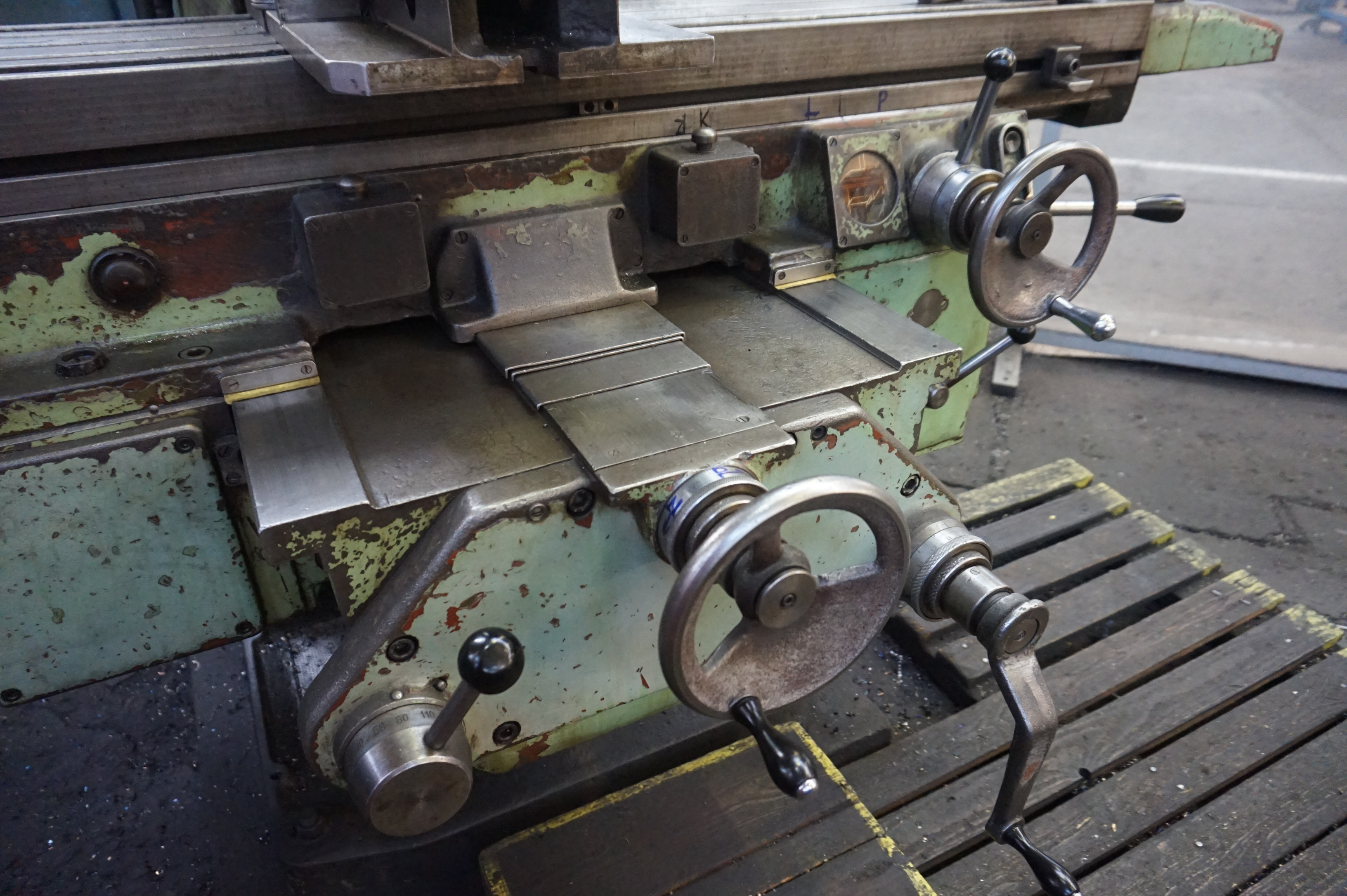 TOS VA4V Vertical Mill