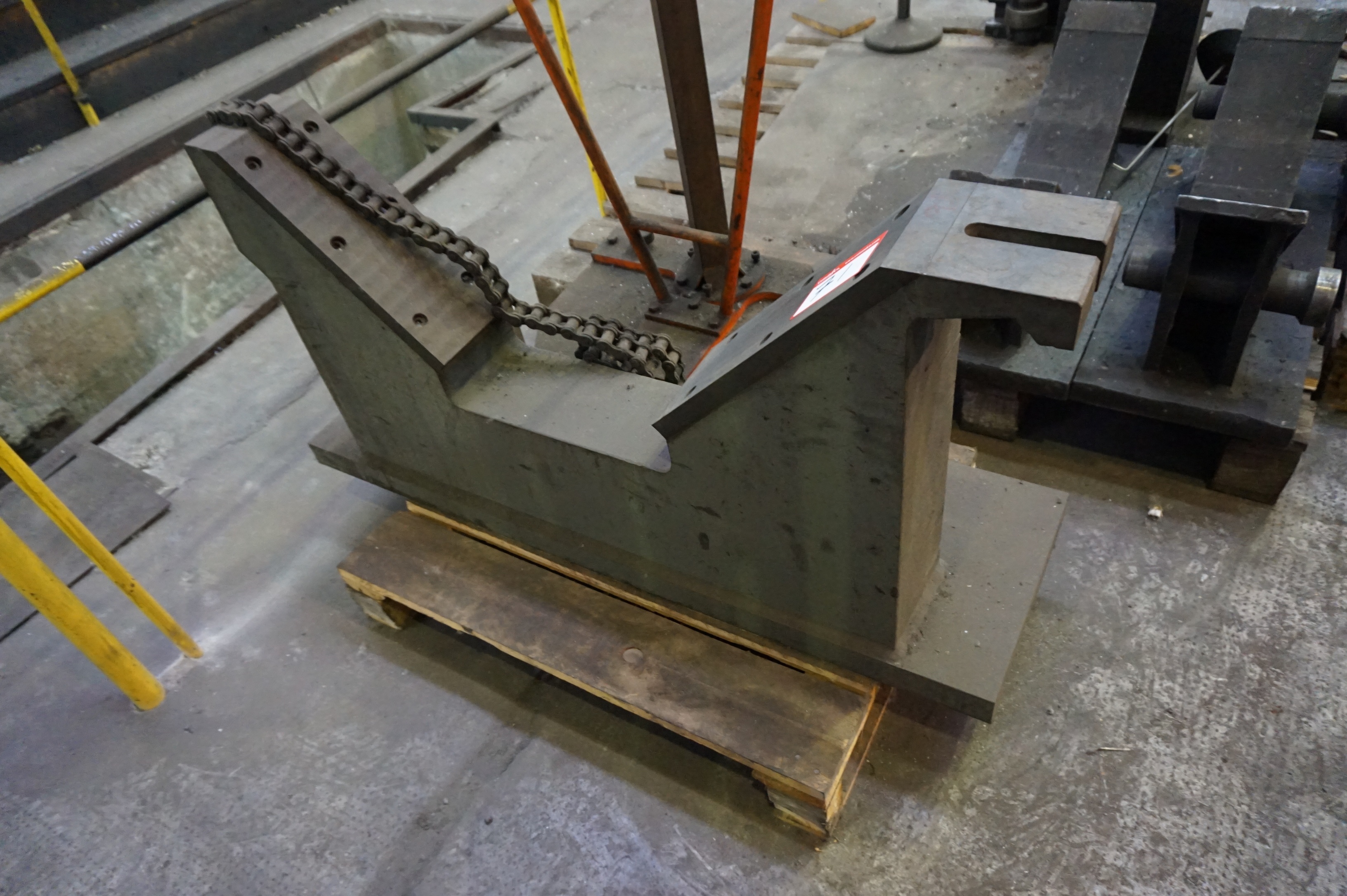 V Block with Chain Lock 1070mm and  Rotator