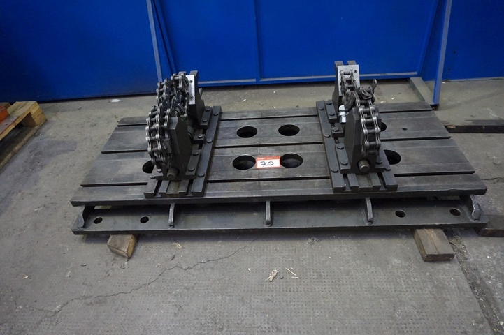 Table with Set of Adjustable V Blocks with Chain Lock 1.6m x 600m