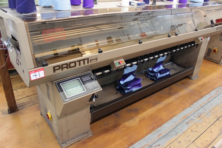 Protti 10 Gauge PT22 Computerised Flatbed Knittting Machine