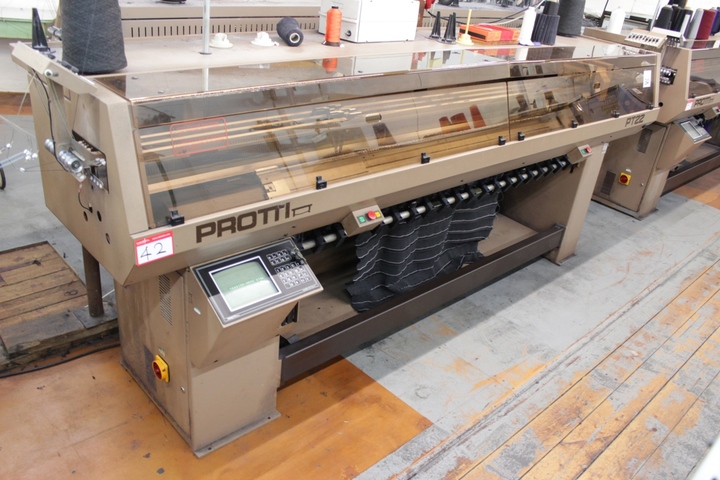Protti 10 Gauge PT22 Computerised Flatbed Knittting Machine