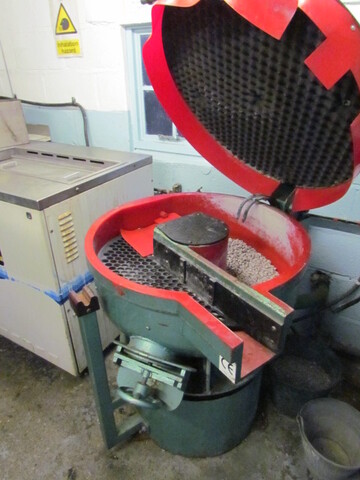 Vibrota Deburring Machine