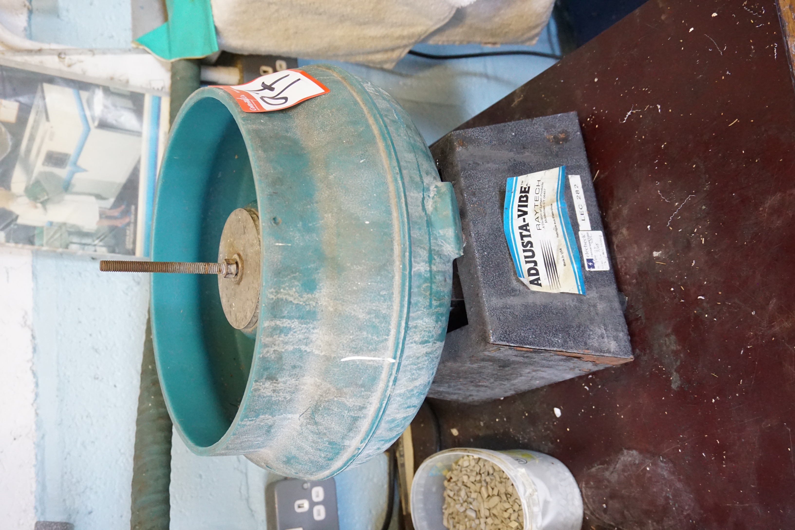 Adjusta – Vibe Small Rumbler