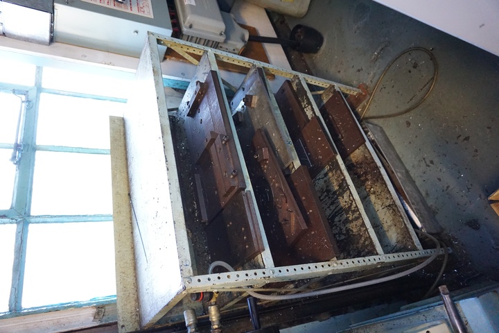 (5) Racks (Excluding Contents)