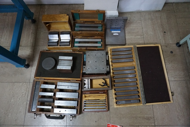 Qty of Parallels and V Blocks