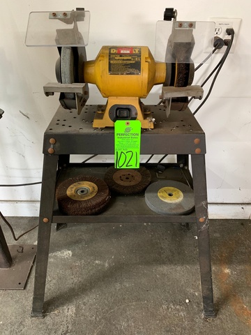 Dewalt DW758 8" Bench Grinder