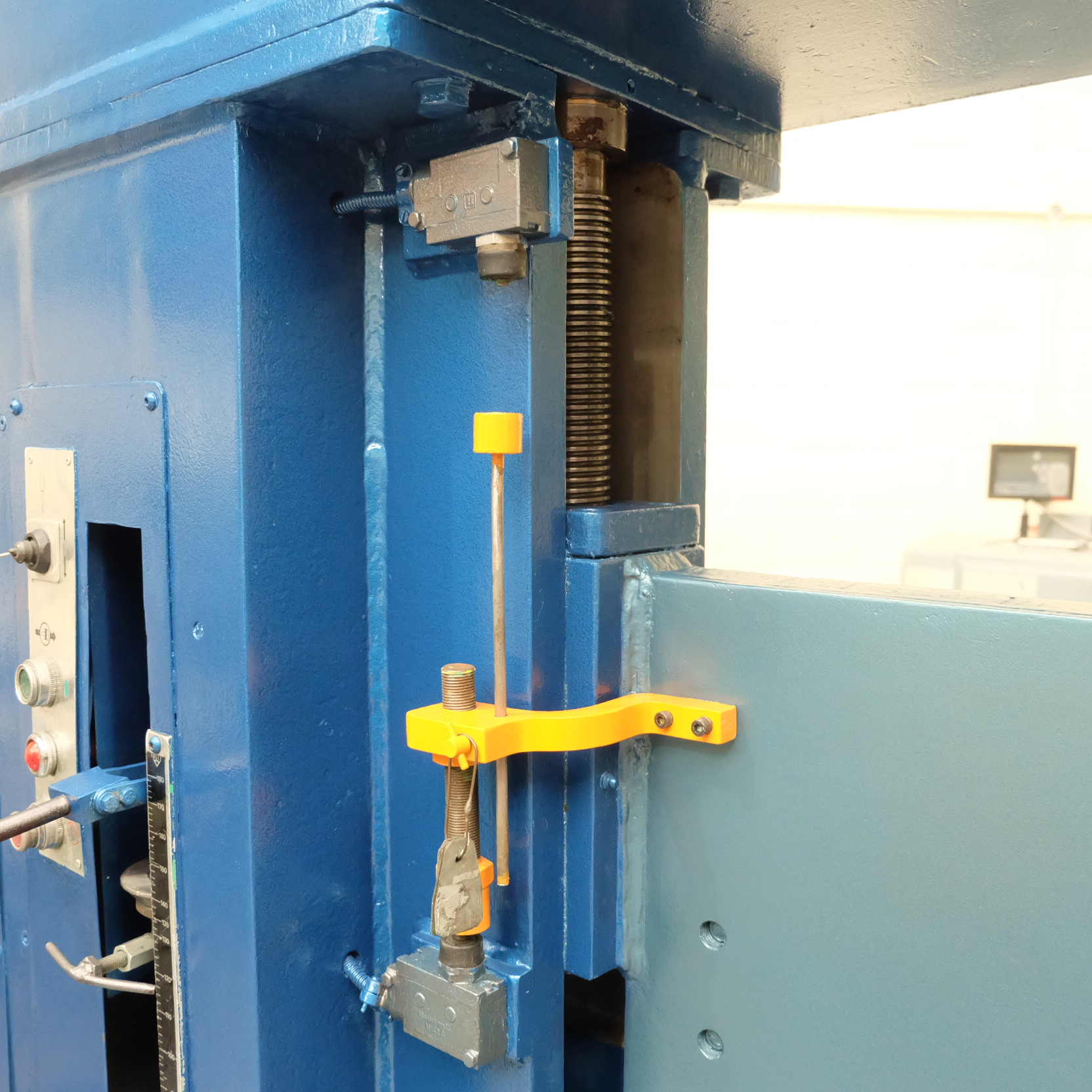 Keetona Hydraform Power Sheet Metal Box & Pan Folding Machine