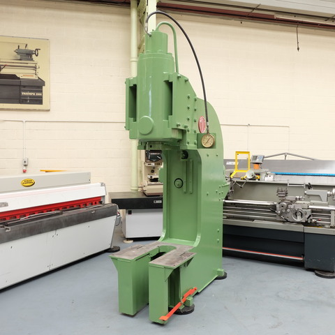 MiIls Vertical Hydraulic Press