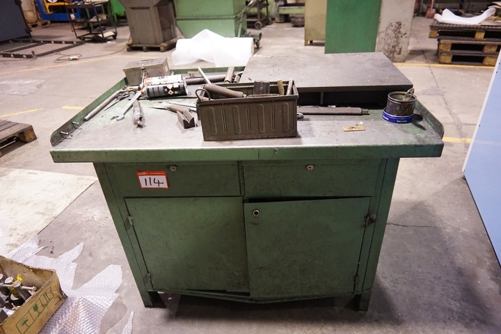 Cupboard with Drills, Carbide Tips, Steel Plate 600mm x 460mm