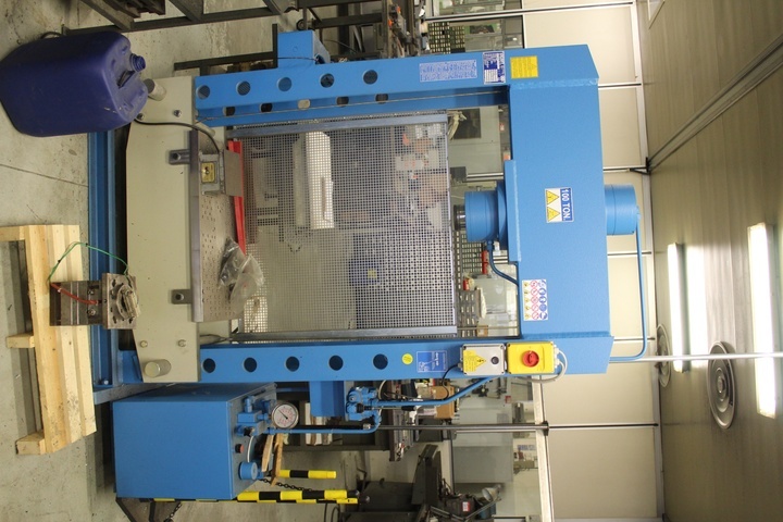 OMCN 100-Ton Hydraulic Press