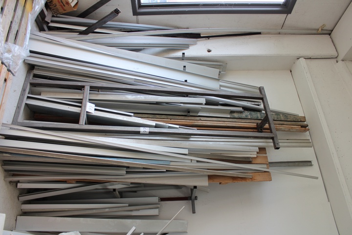 Qty of Alluminum Profiles and Partition Channels