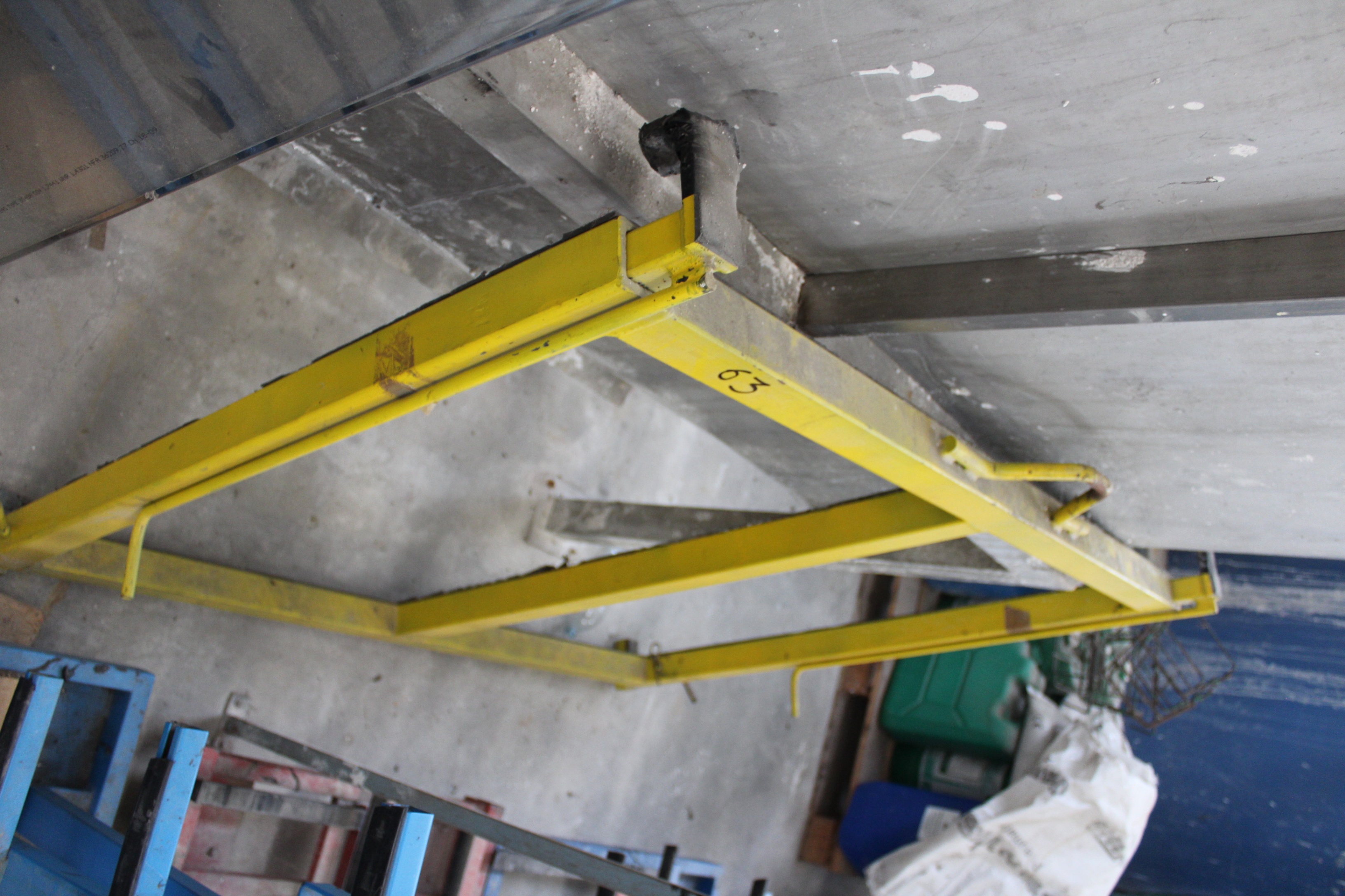 (2) x Medium Duty Carrying Frames