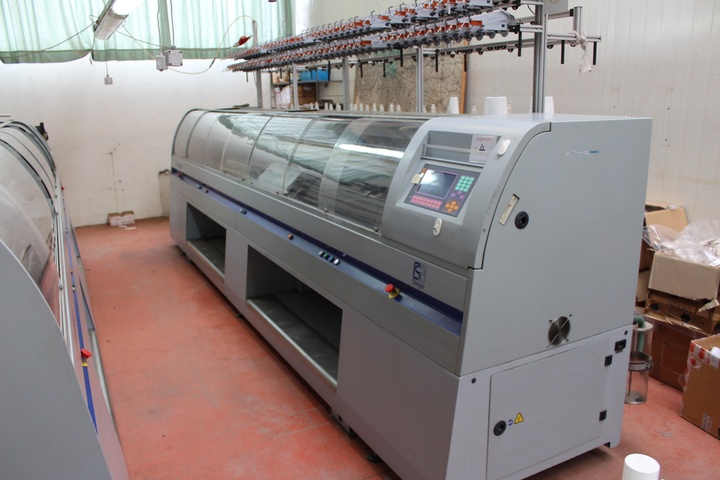 Steiger Aries 6 Flat Bed Knitting Machine