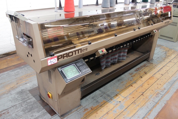 Protti 10 Gauge PT22 Computerised Flatbed Knitting Machine