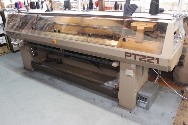 Protti 10 Gauge PT221 Computerised Flatbed Knitting Machine