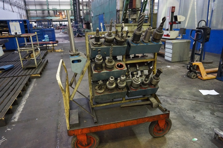 Rack with Qty CAT50 Tooling with 50 International Tooling