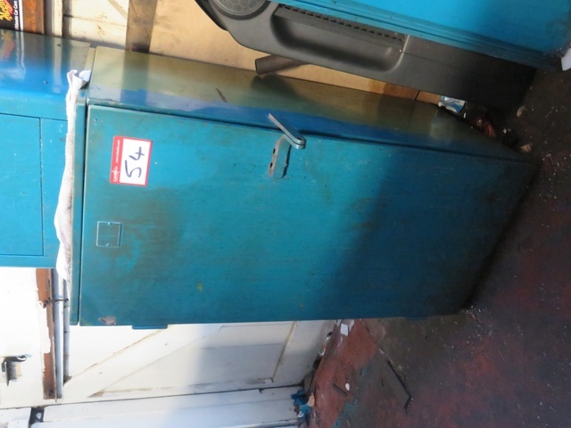 Cupboard with Qty BT40 Tooling