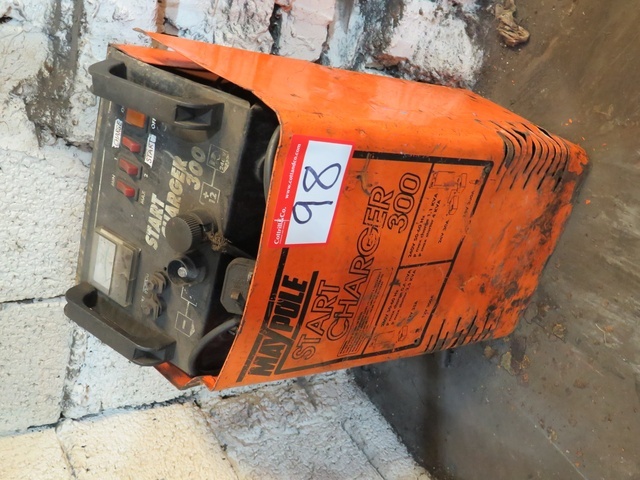 Maypole Starter Charger 300