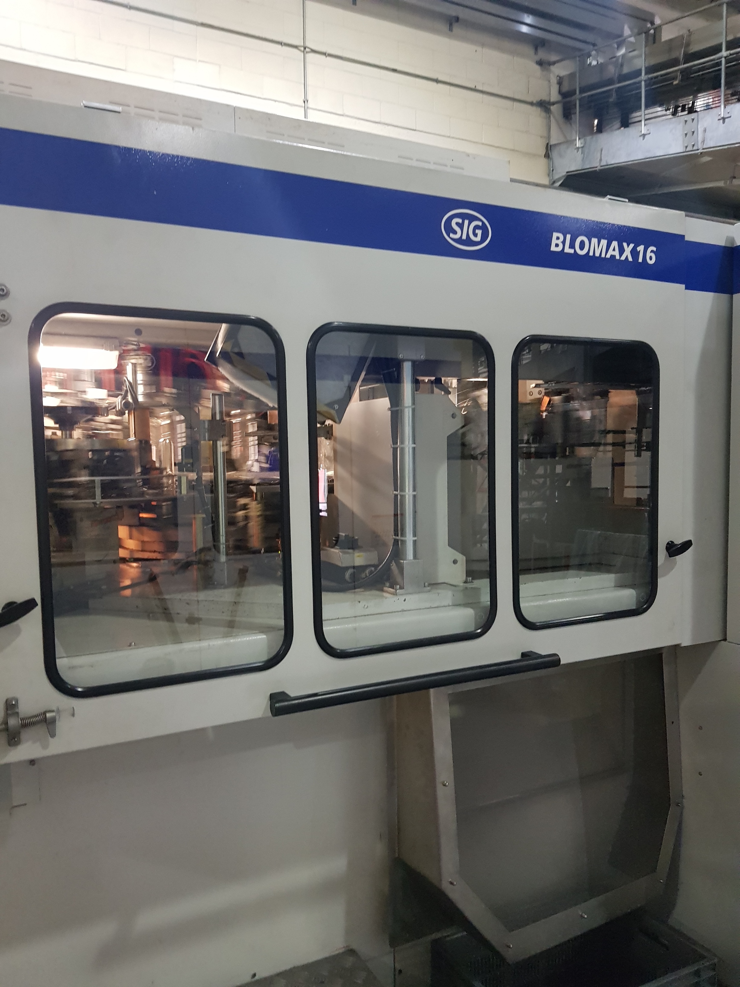 SIG Blowmax-16 PET Blow Moulder