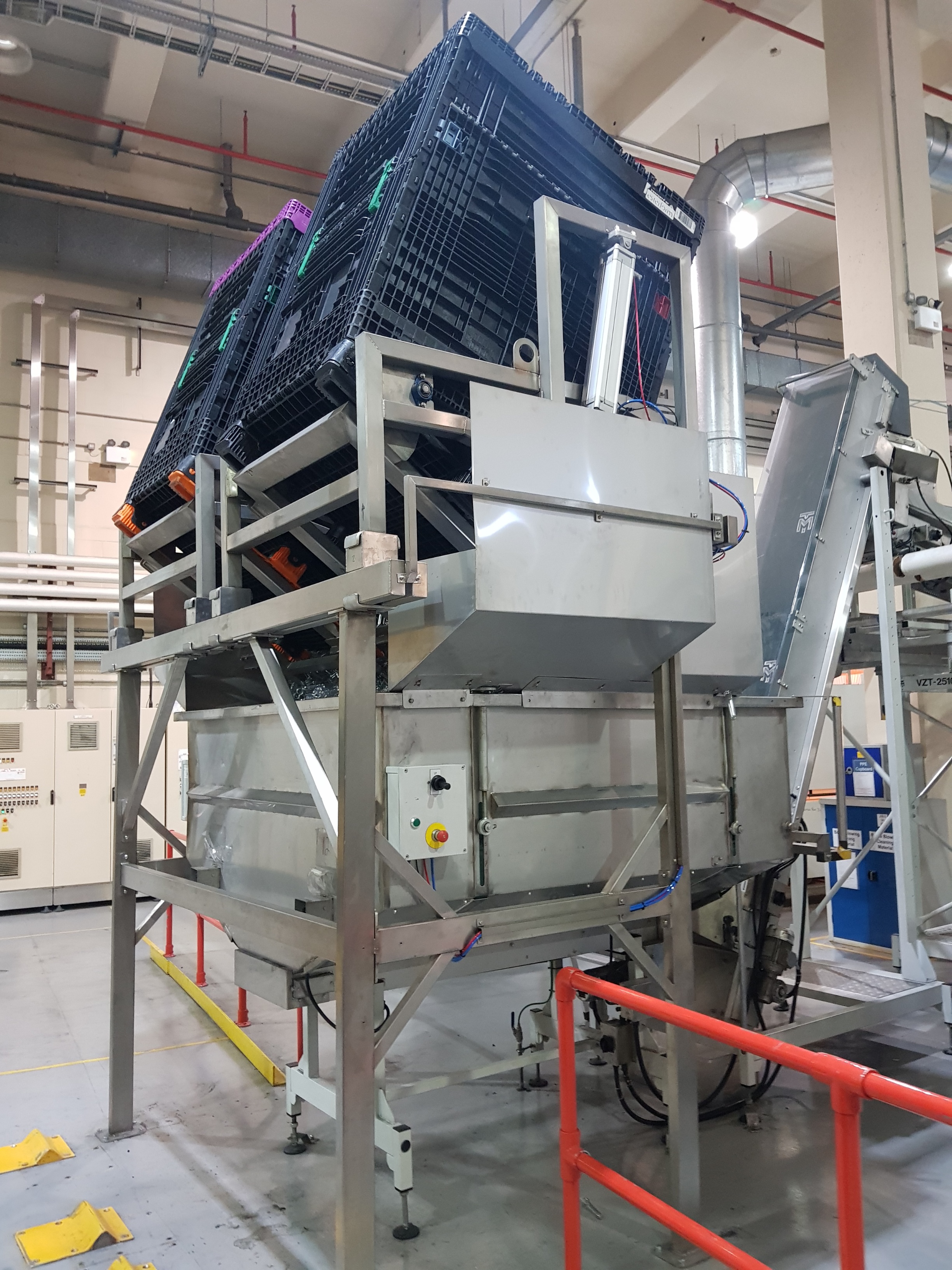 M.Tanner  SBT-2213 Perform Tipping Hopper Loader