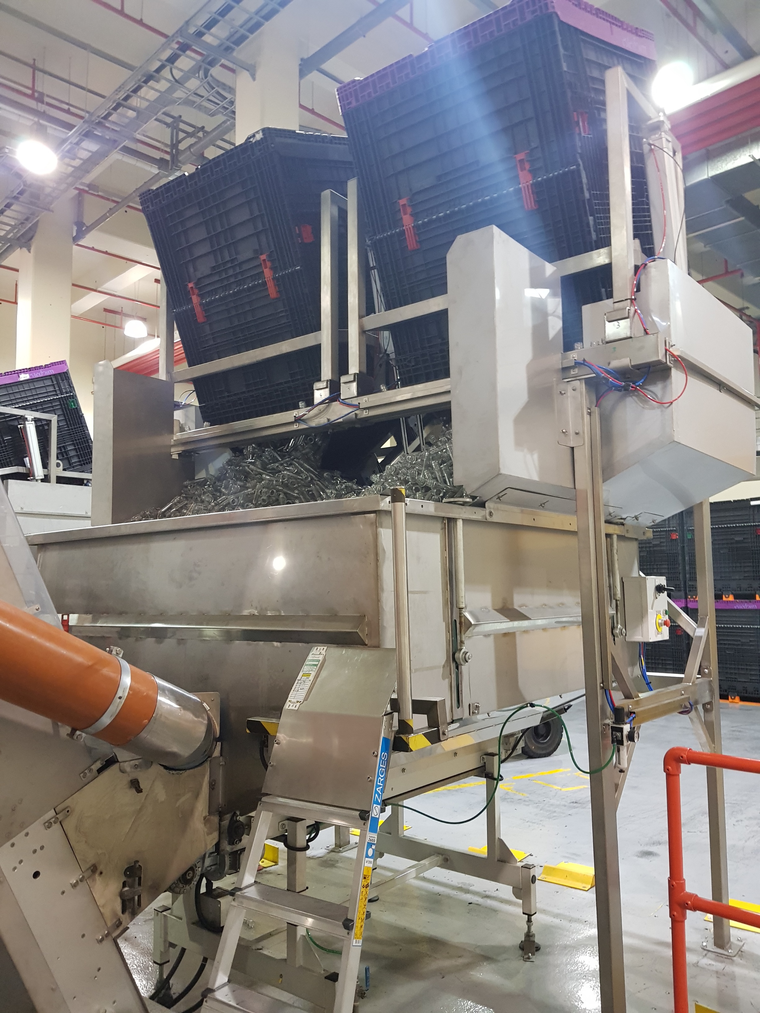 M.Tanner  SBT-2213 Perform Tipping Hopper Loader