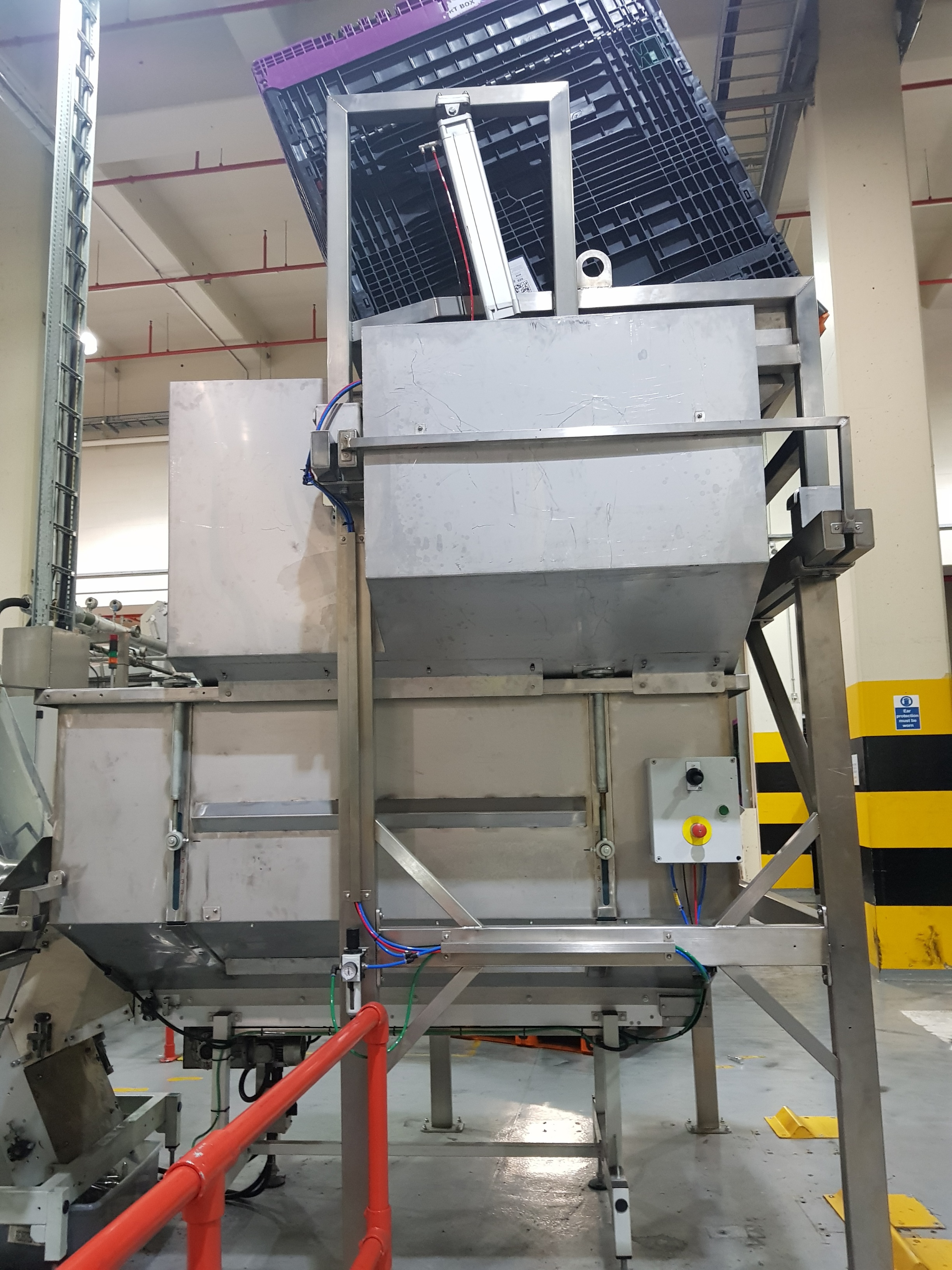 M.Tanner SBT-2213 Tipping Hopper