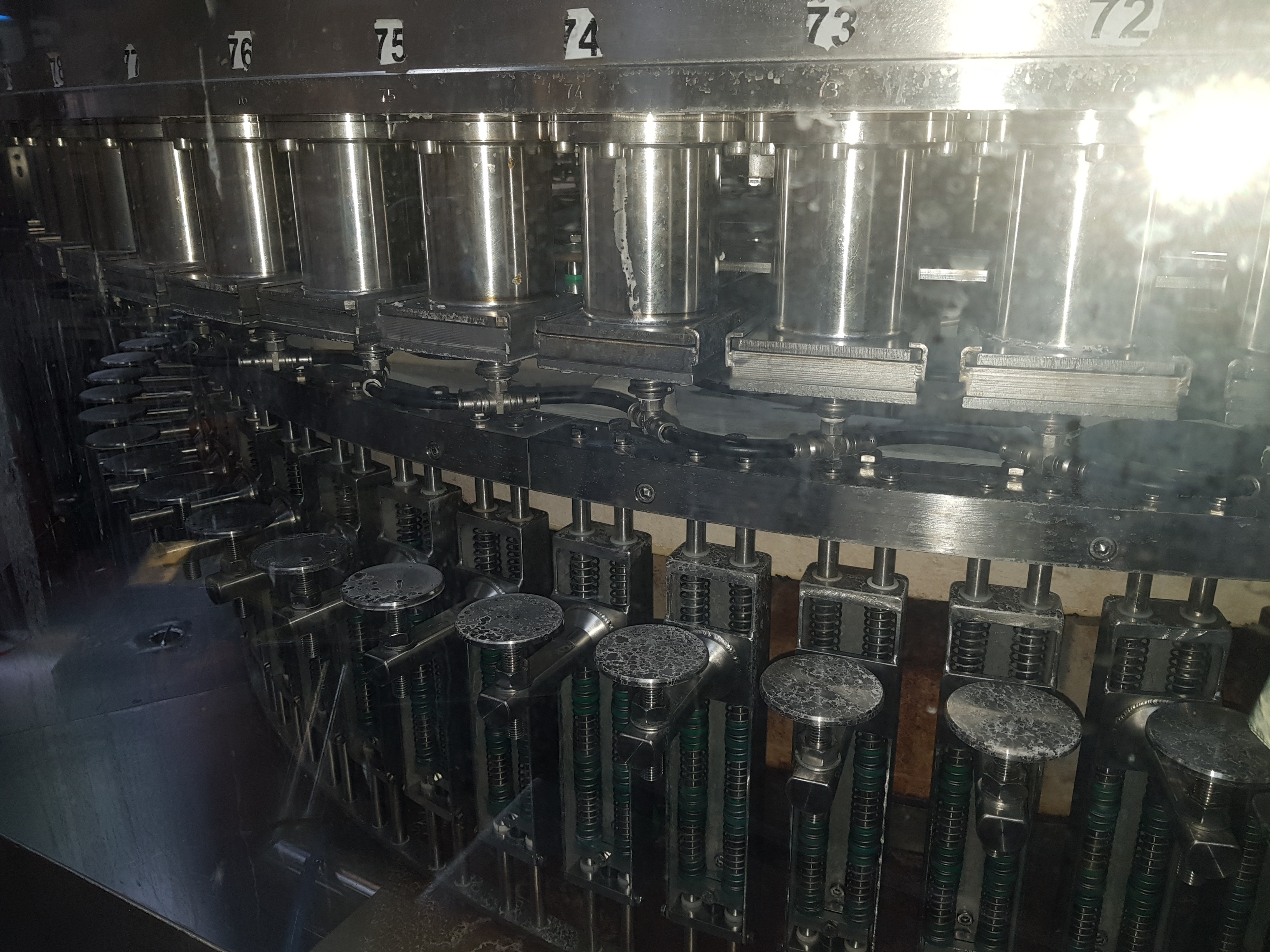 Krones K326-555 Filler / Capper