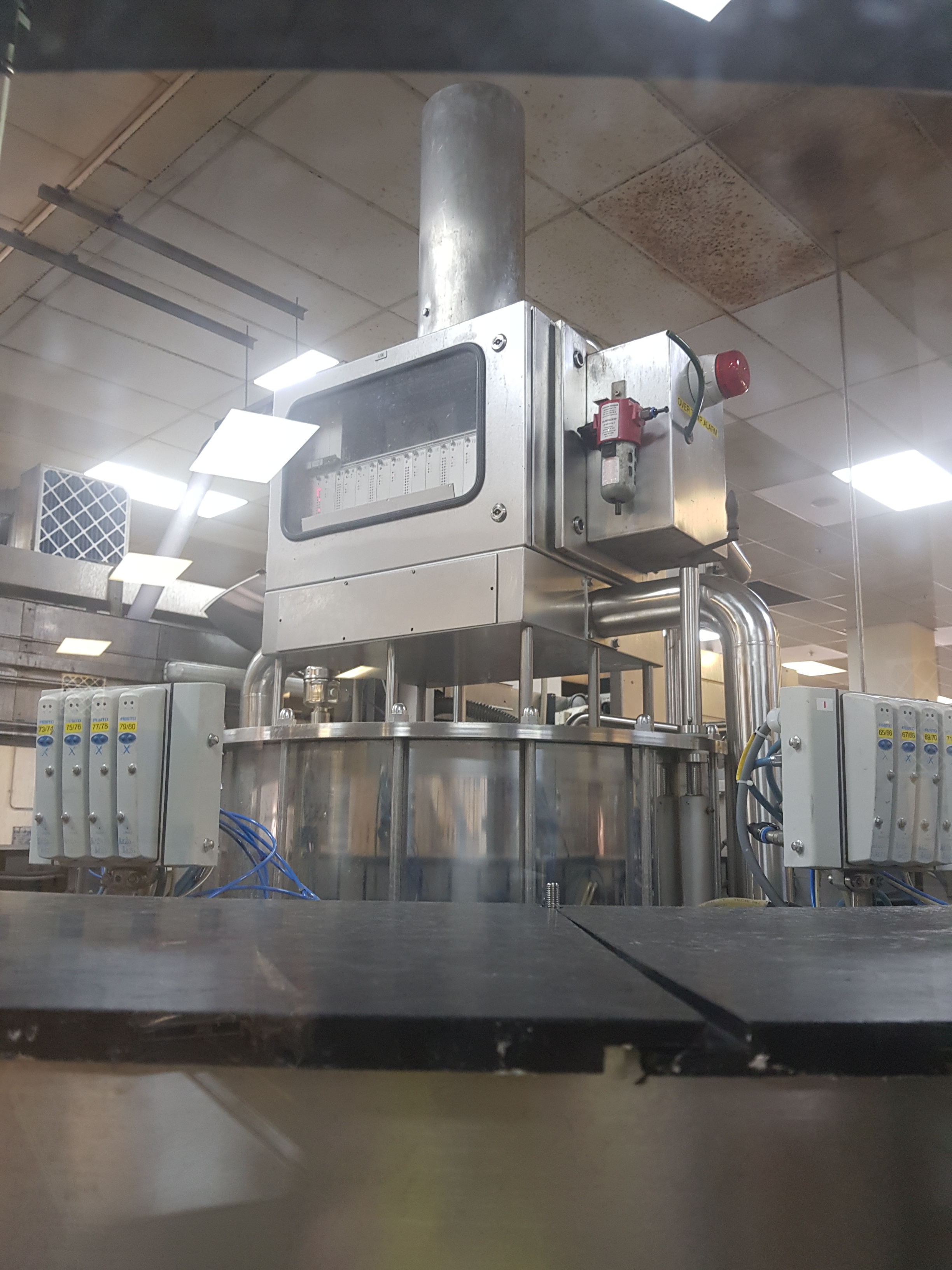 Krones K326-555 Filler / Capper