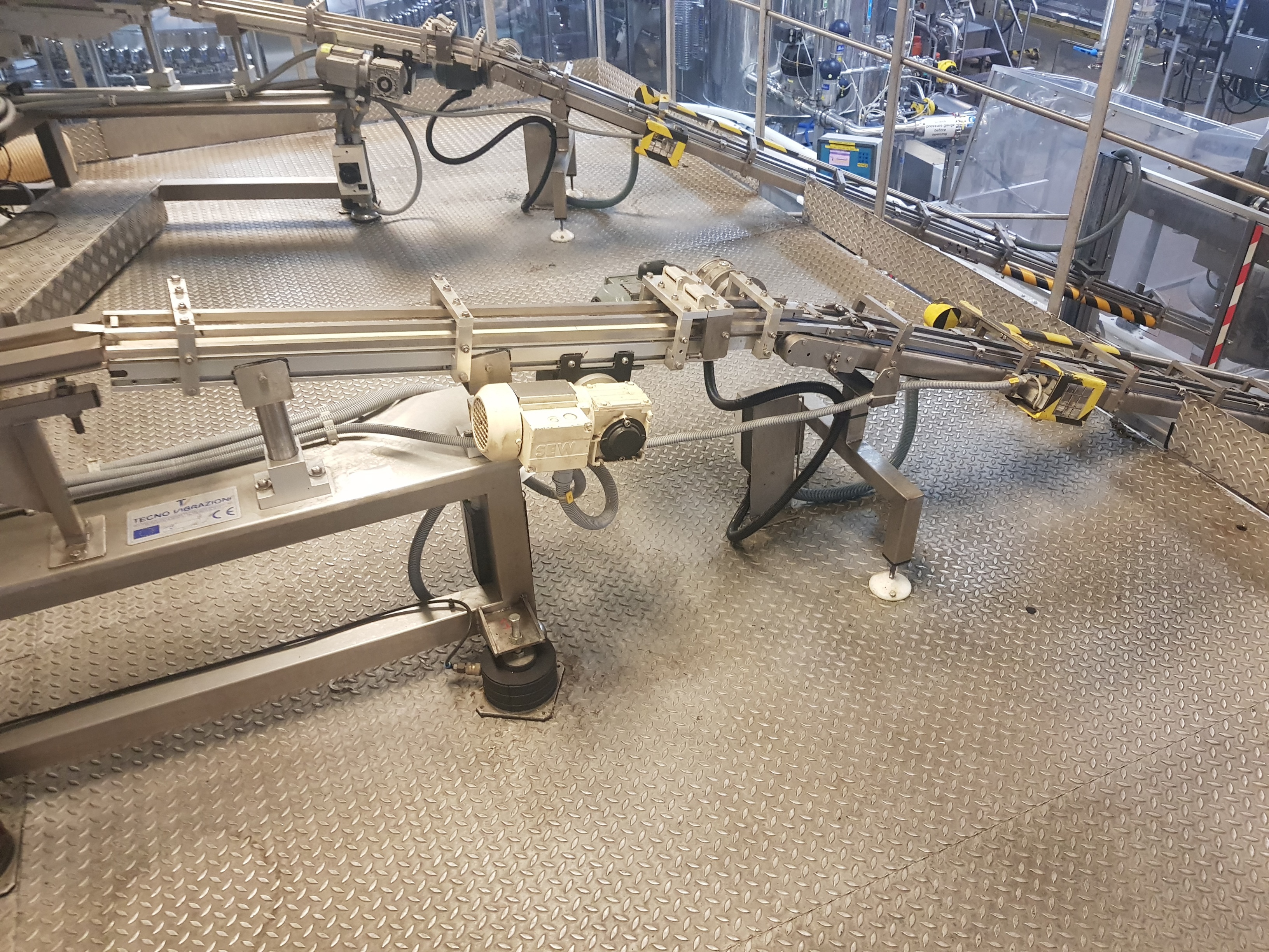 Tecno Infeed Conveyor/Descrambler