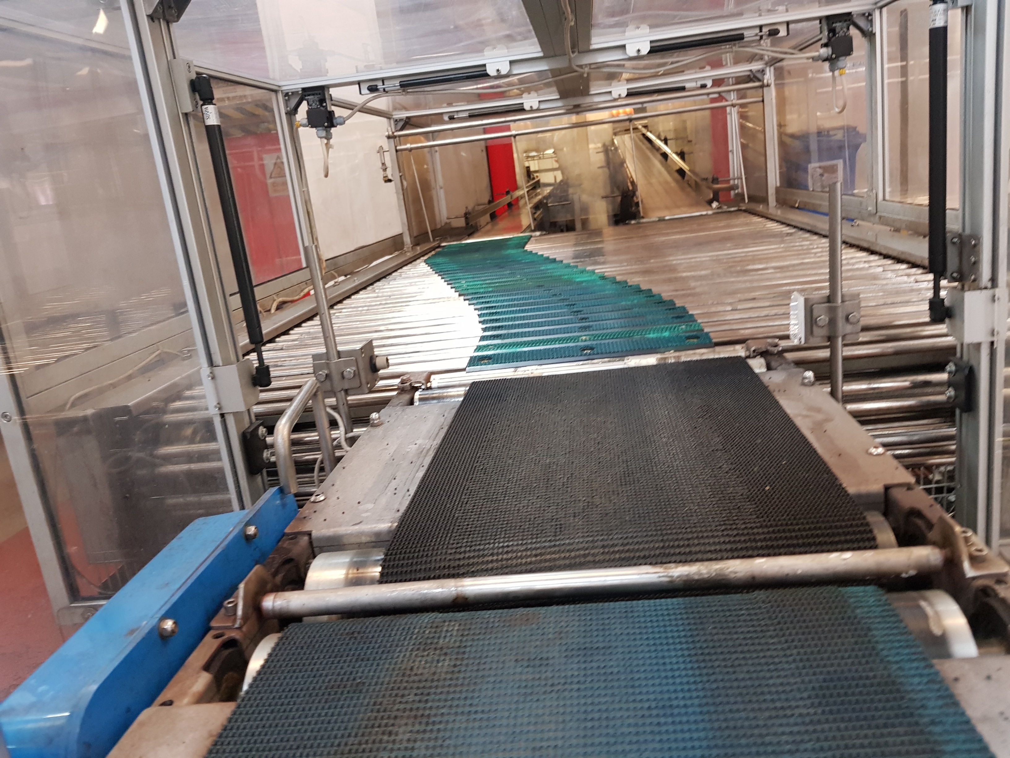 Procomac Reject Station with Cross Transfer System