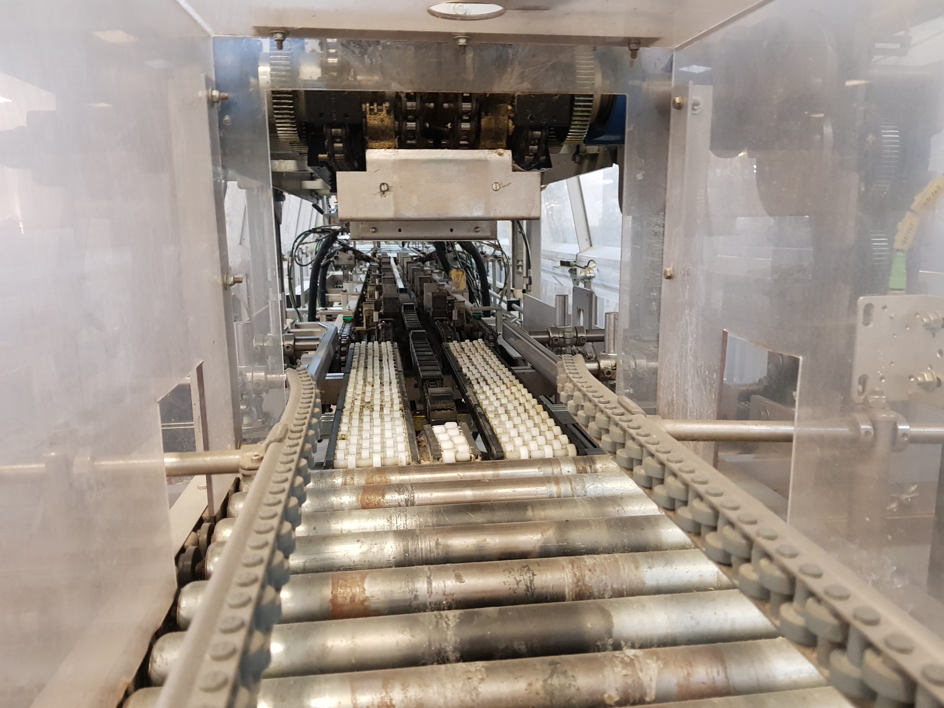 KHS Listers WP08U Tray Packer / Shrink Tunnel