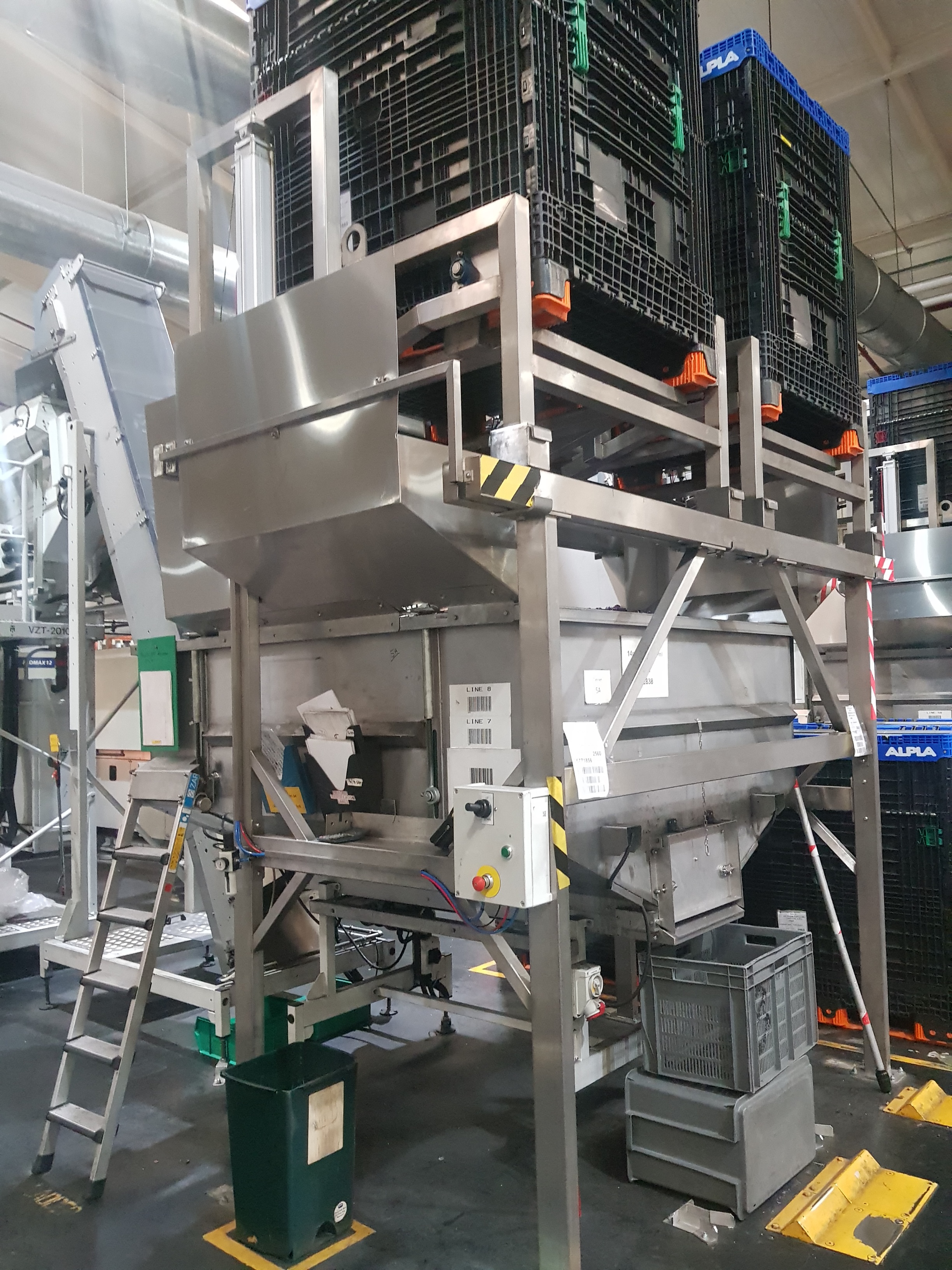 M.Tanner SBT-2212 Tipping Hopper