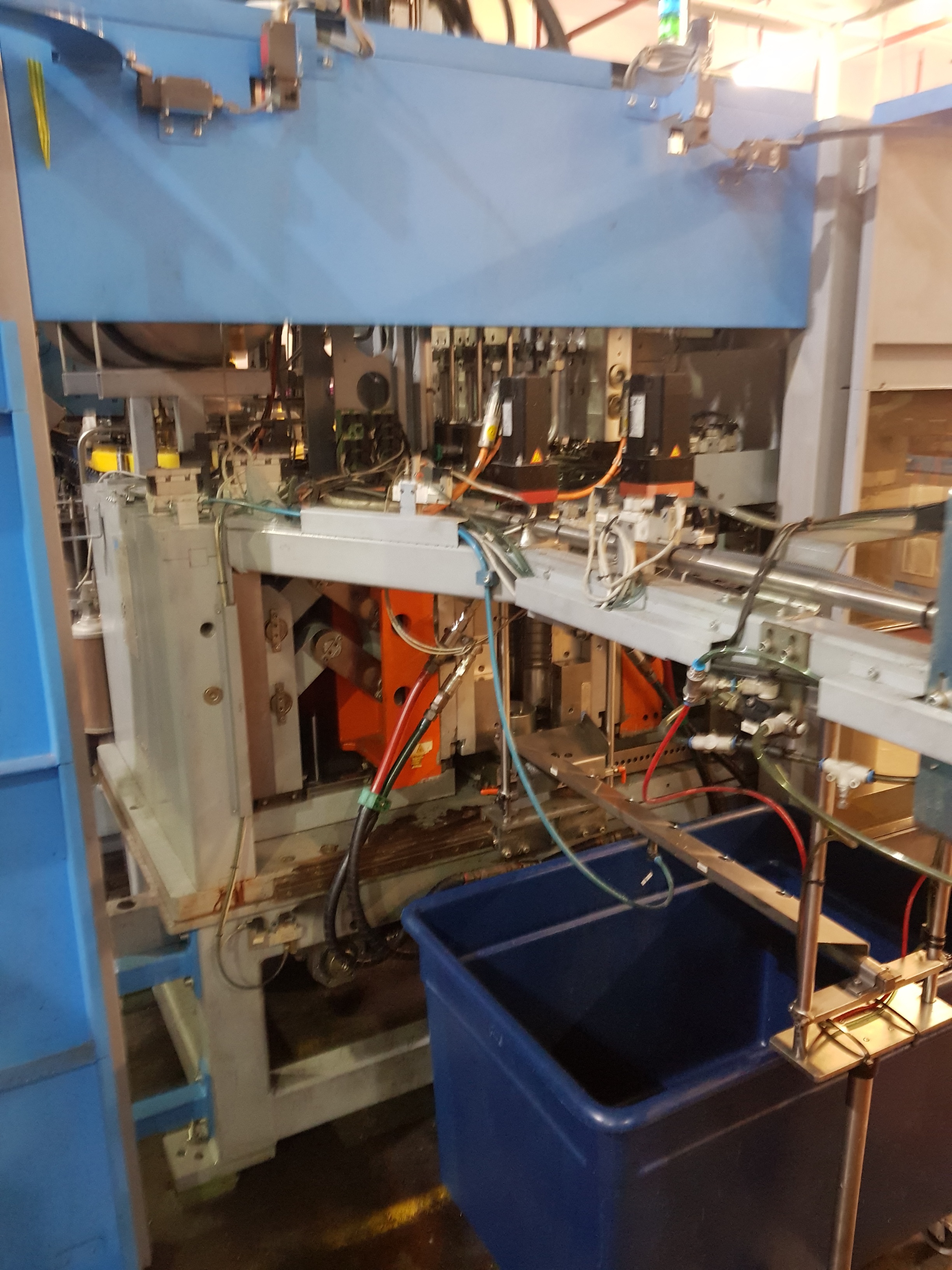 SIPA SFL6 PET Linear Stretch Blow Moulder