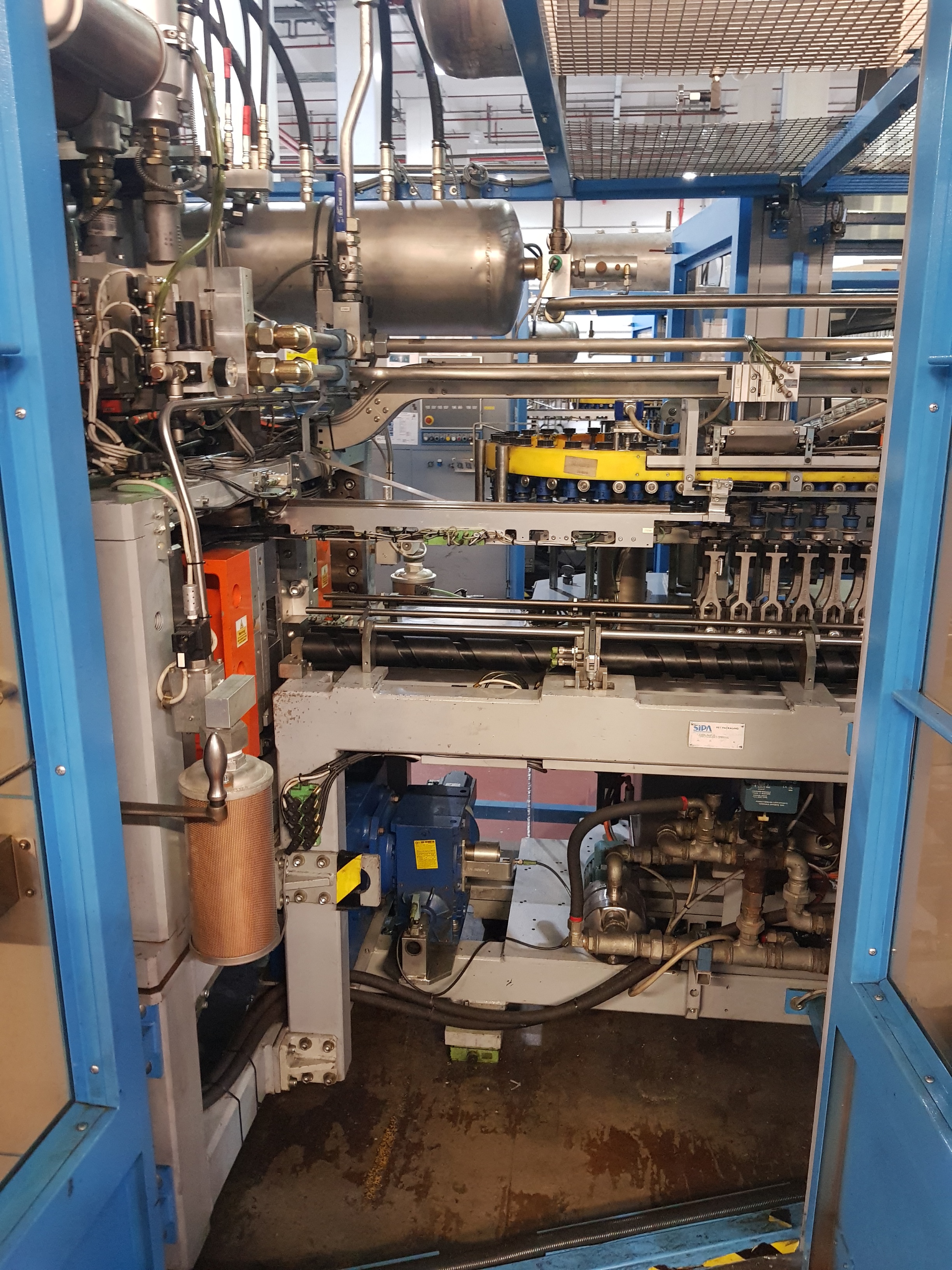 SIPA SFL6 PET Linear Stretch Blow Moulder