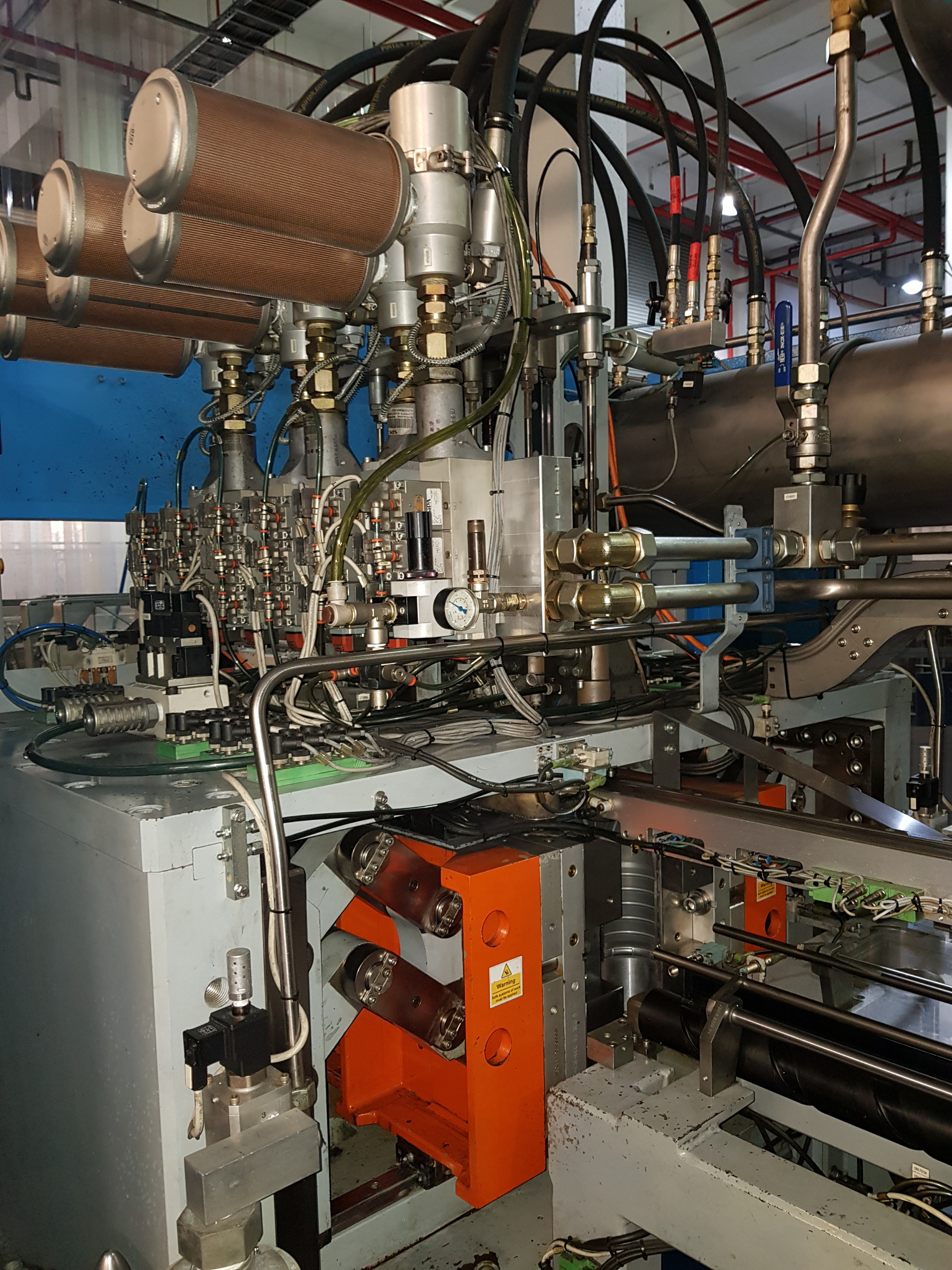 SIPA SFL6 PET Linear Stretch Blow Moulder