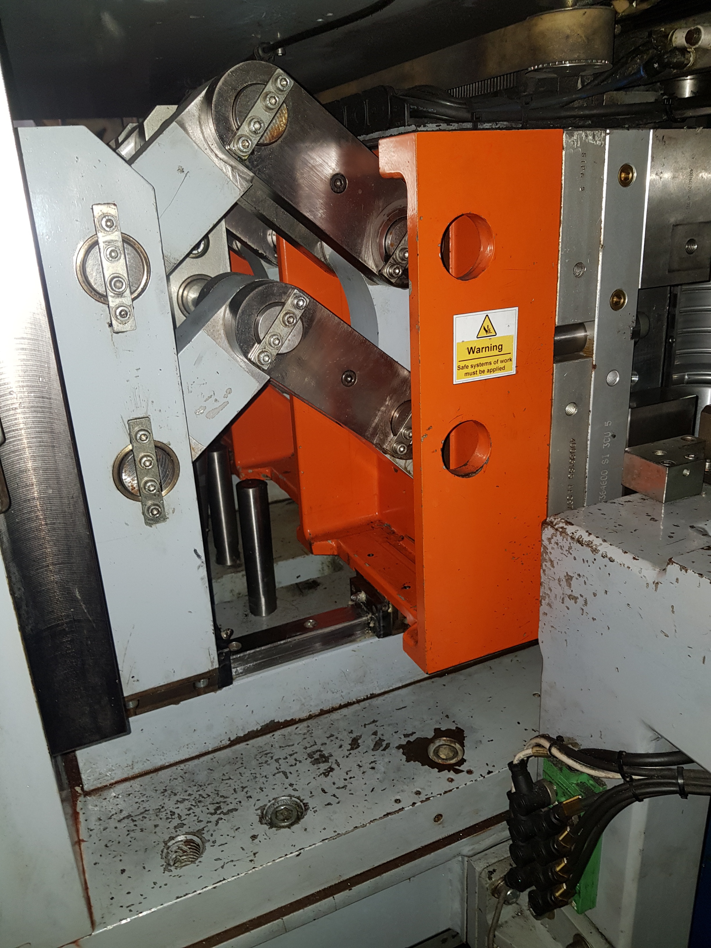 SIPA SFL6 PET Linear Stretch Blow Moulder