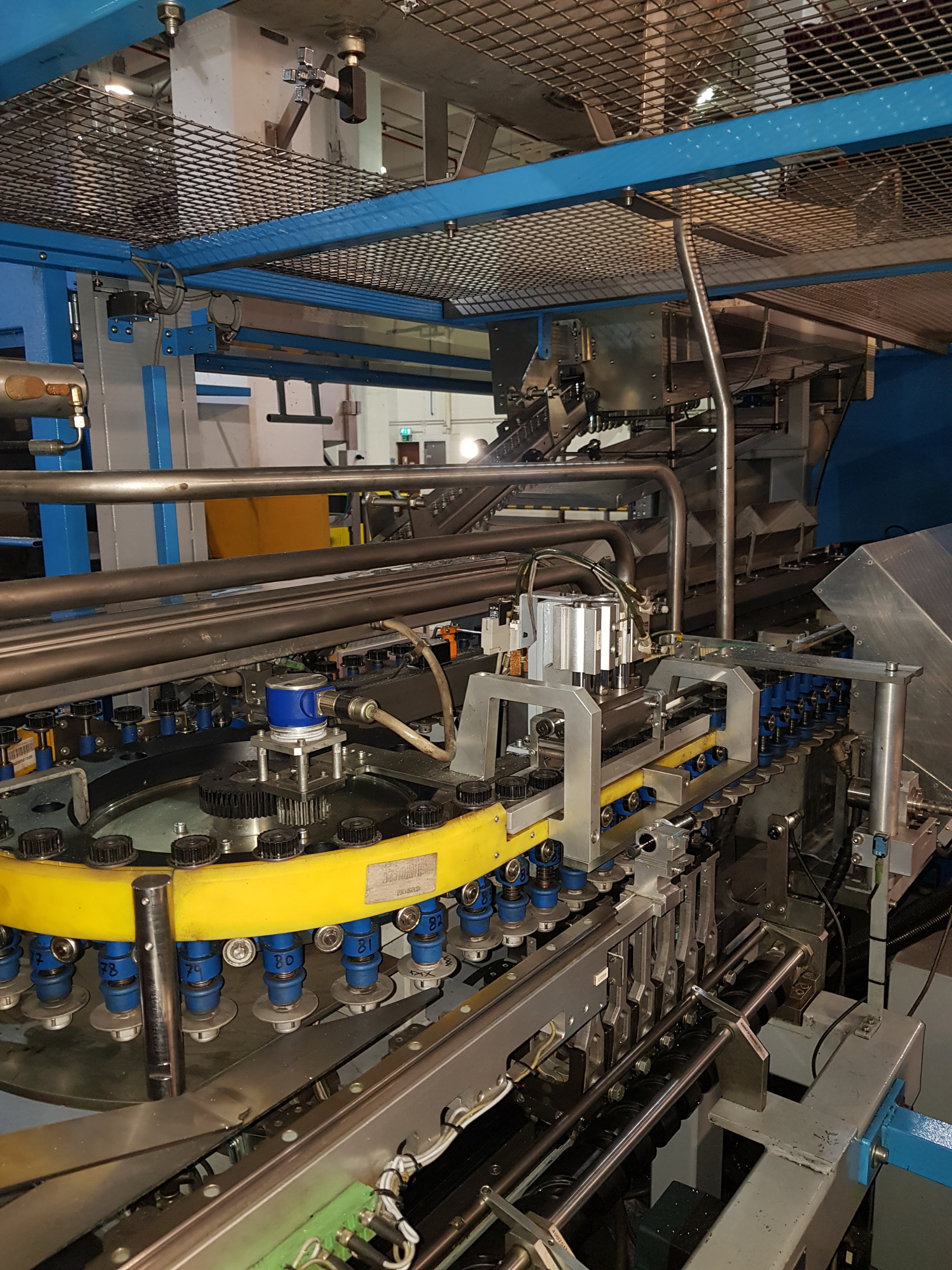 SIPA SFL6 PET Linear Stretch Blow Moulder