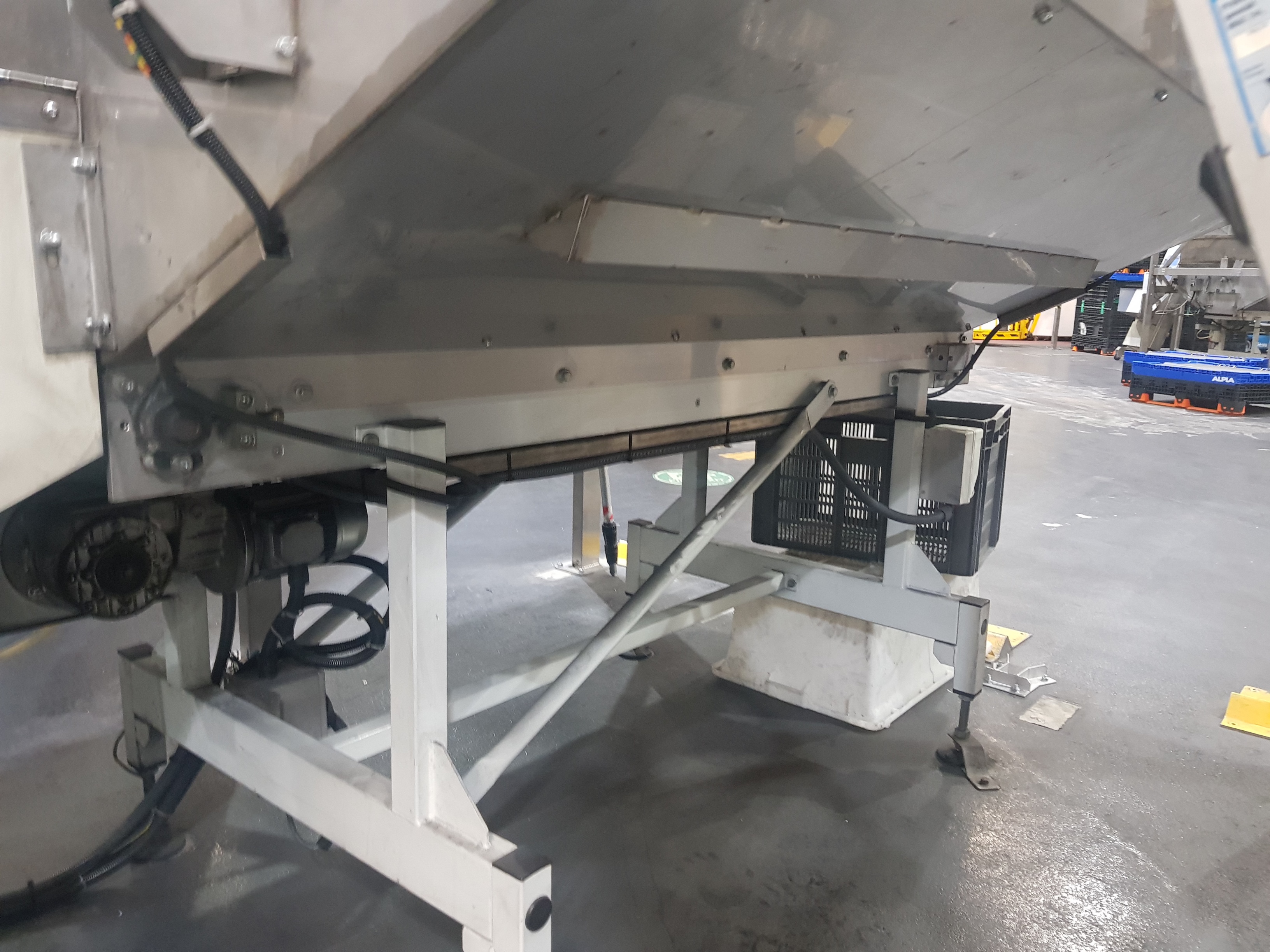 M.Tanner SBT-2213 Tipping Hopper