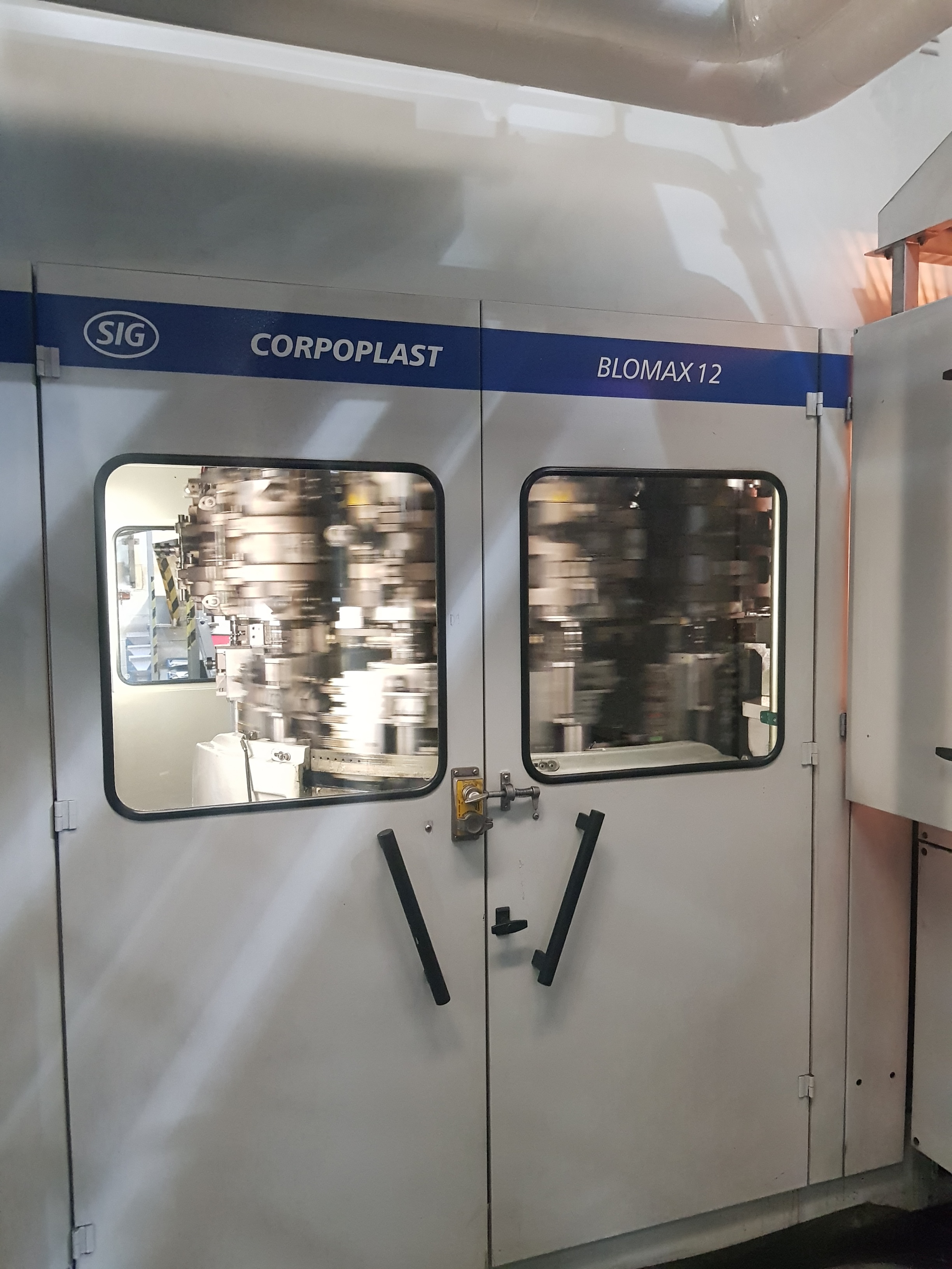 Sig Blowmaster-12 Pet Blow Moulder