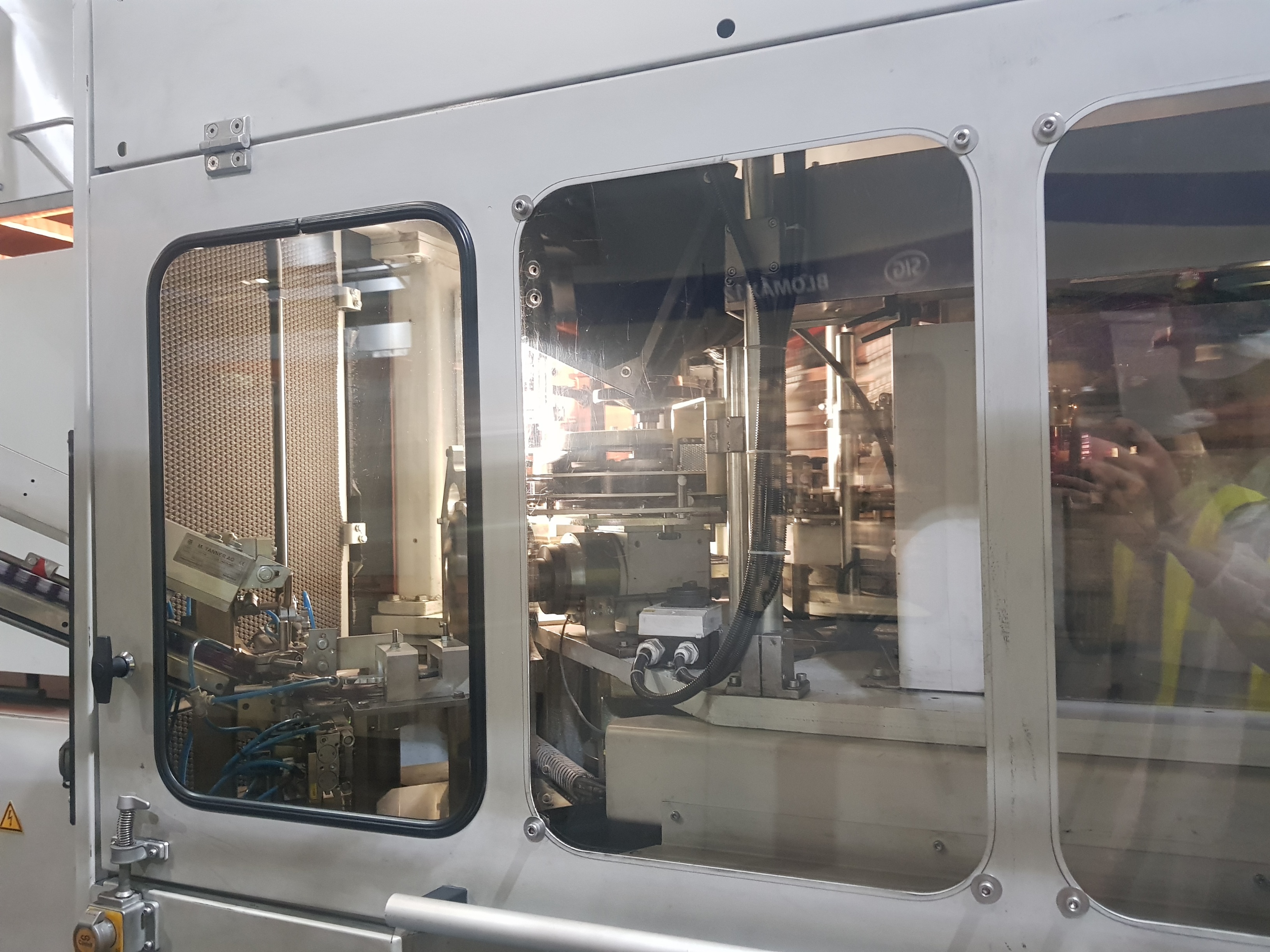 Sig Blowmaster-12 Pet Blow Moulder